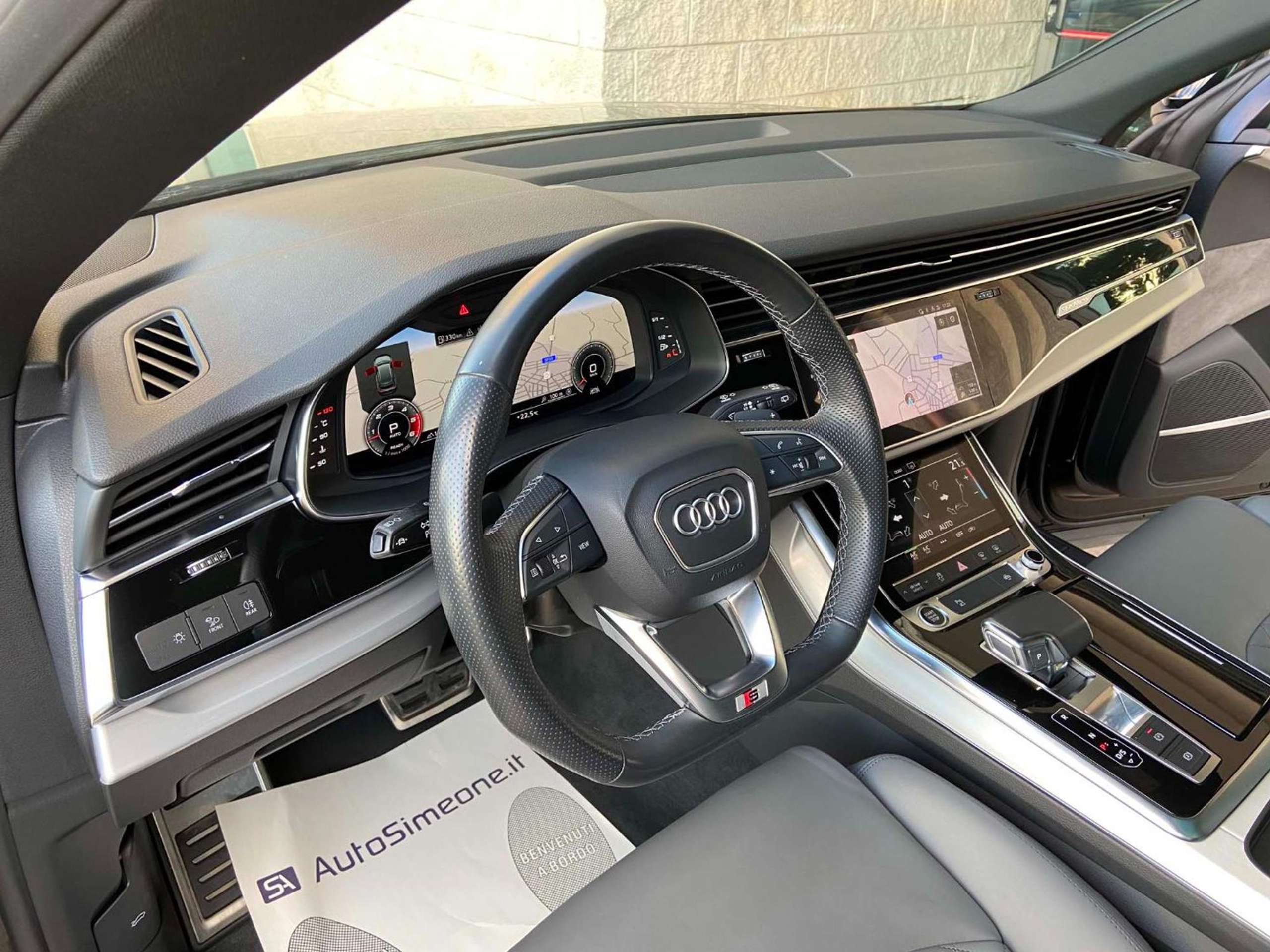 Audi - Q8