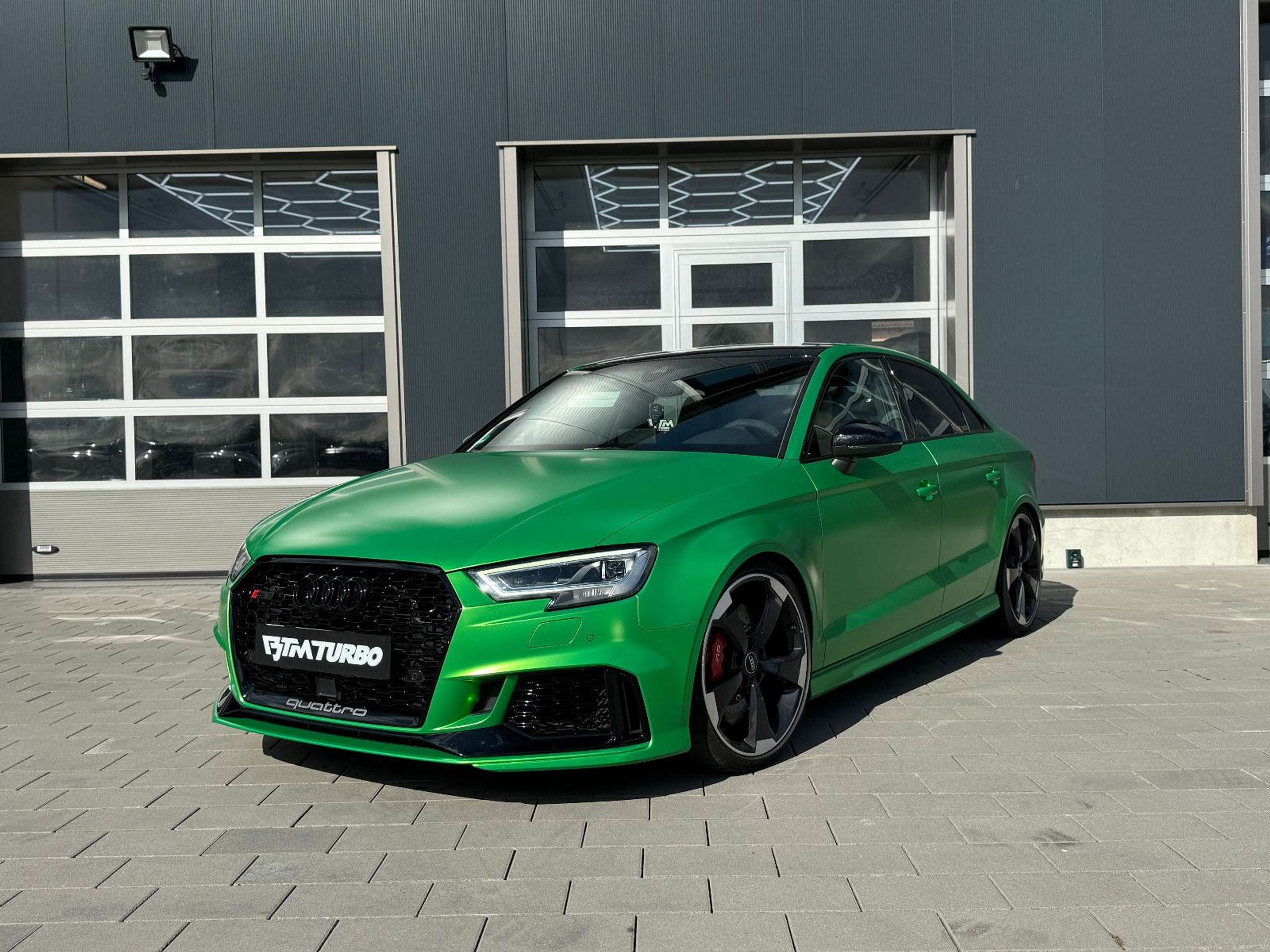 Audi - RS3