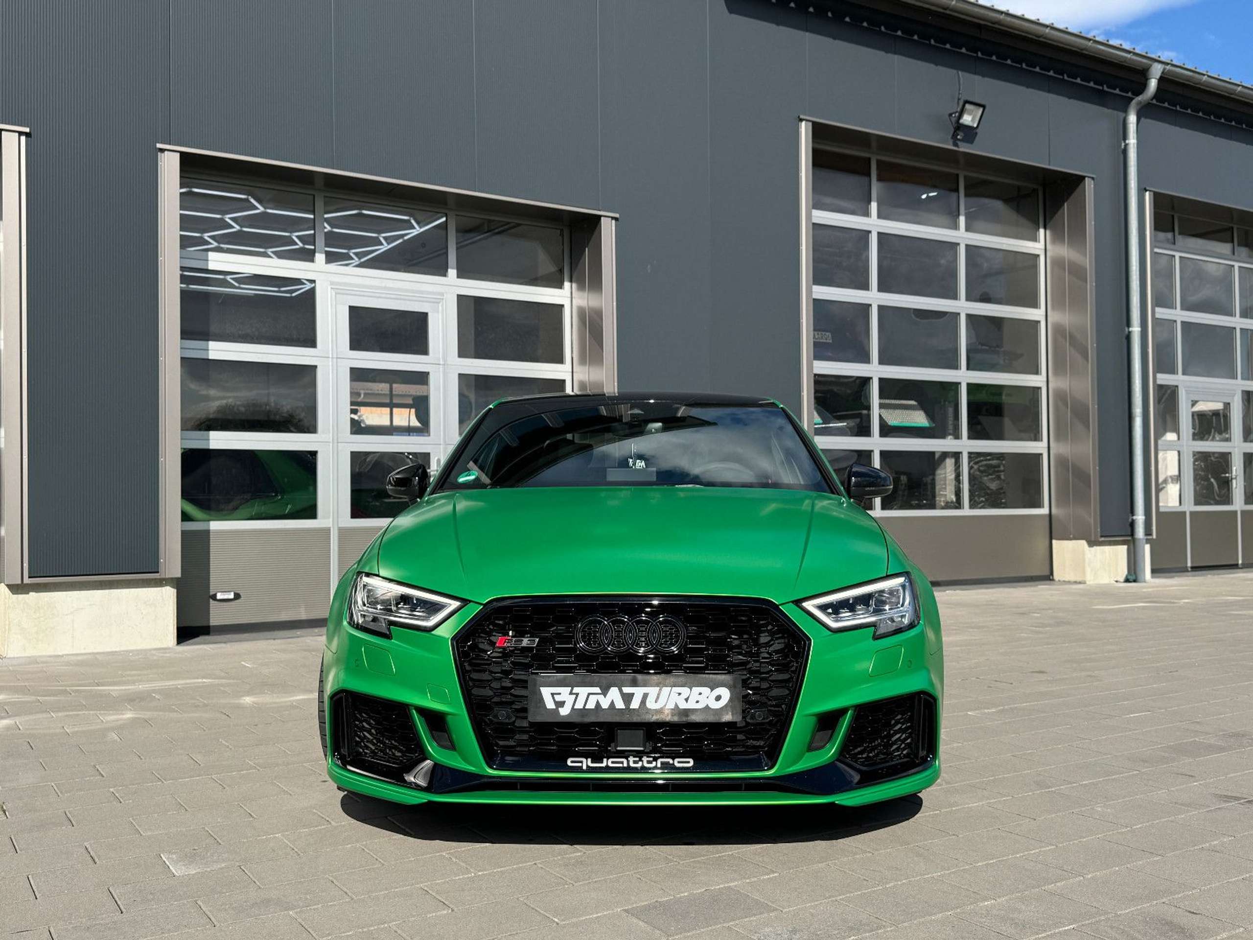 Audi - RS3