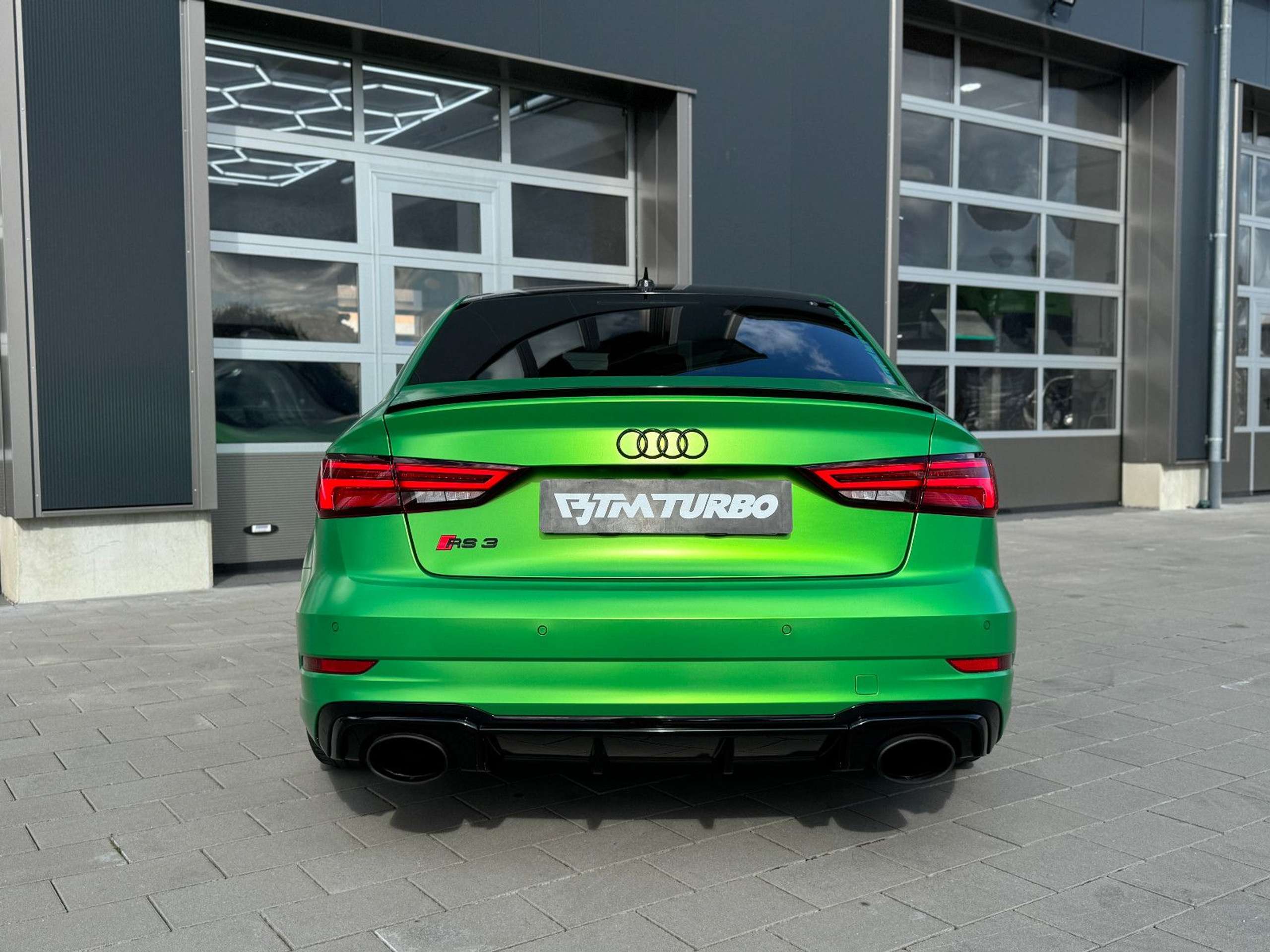 Audi - RS3