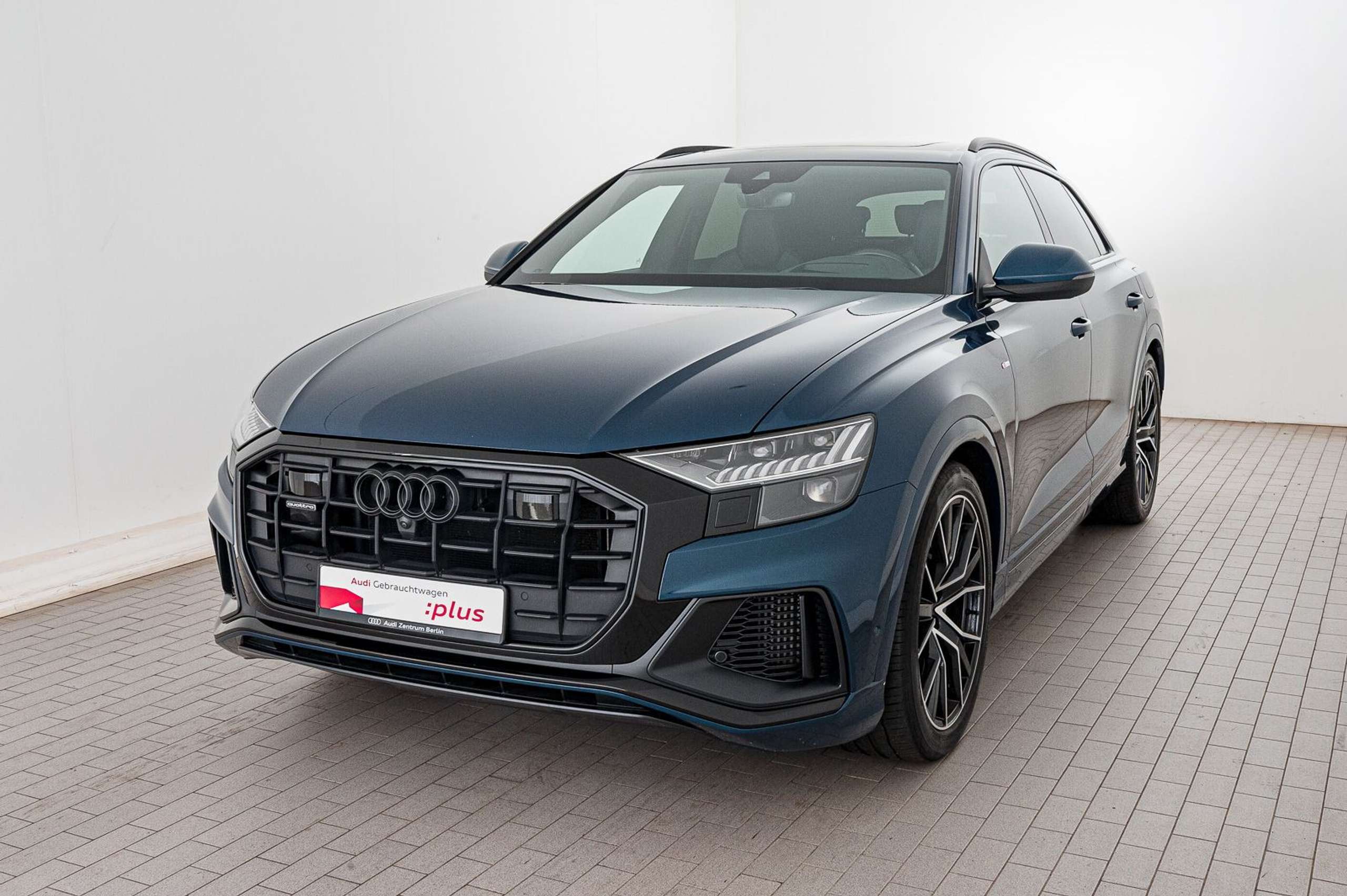 Audi - Q8