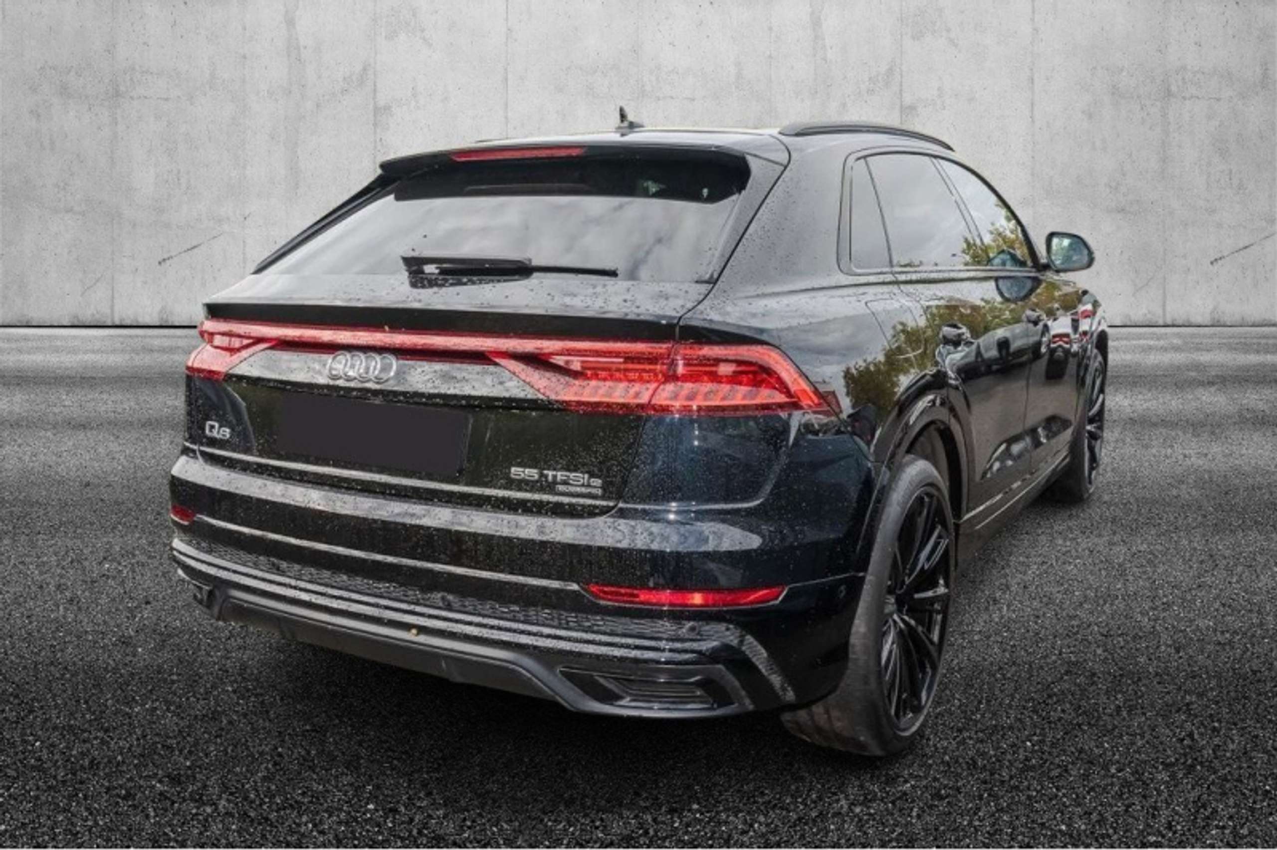 Audi - Q8