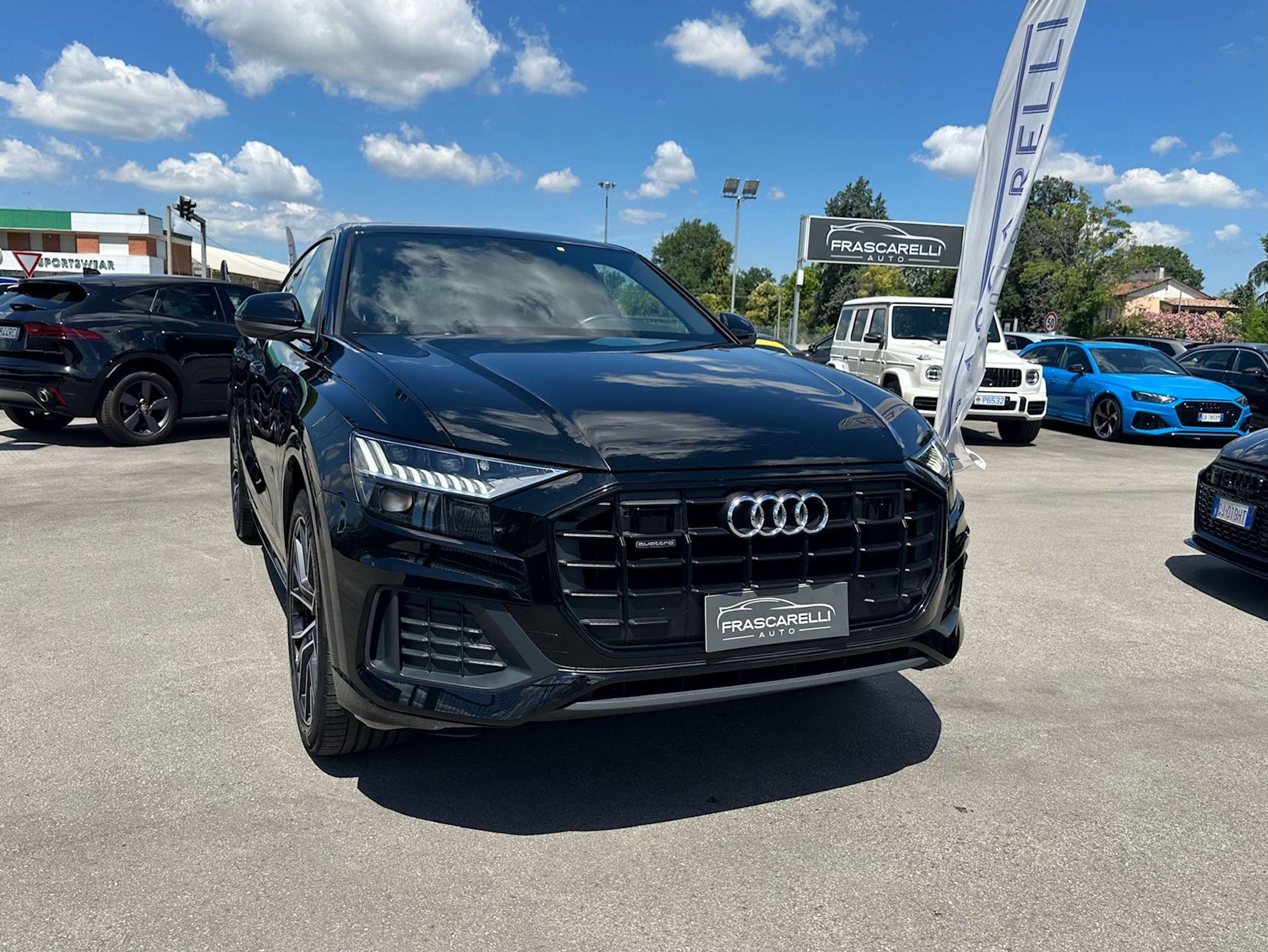 Audi - Q8