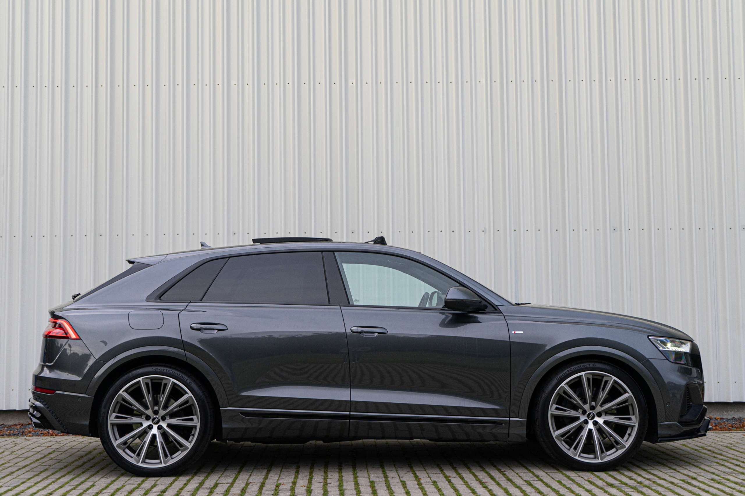 Audi - Q8