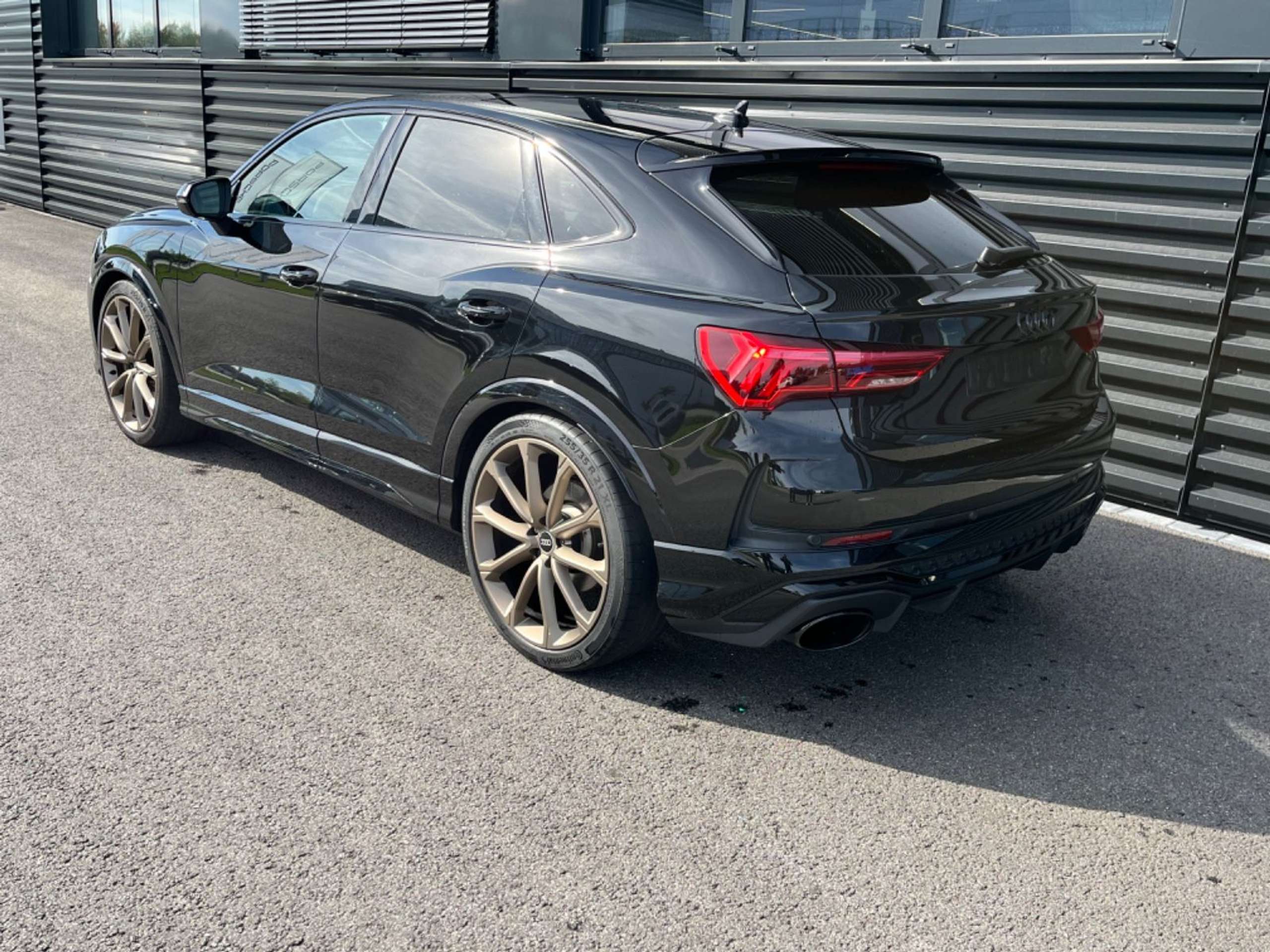 Audi - RS Q3