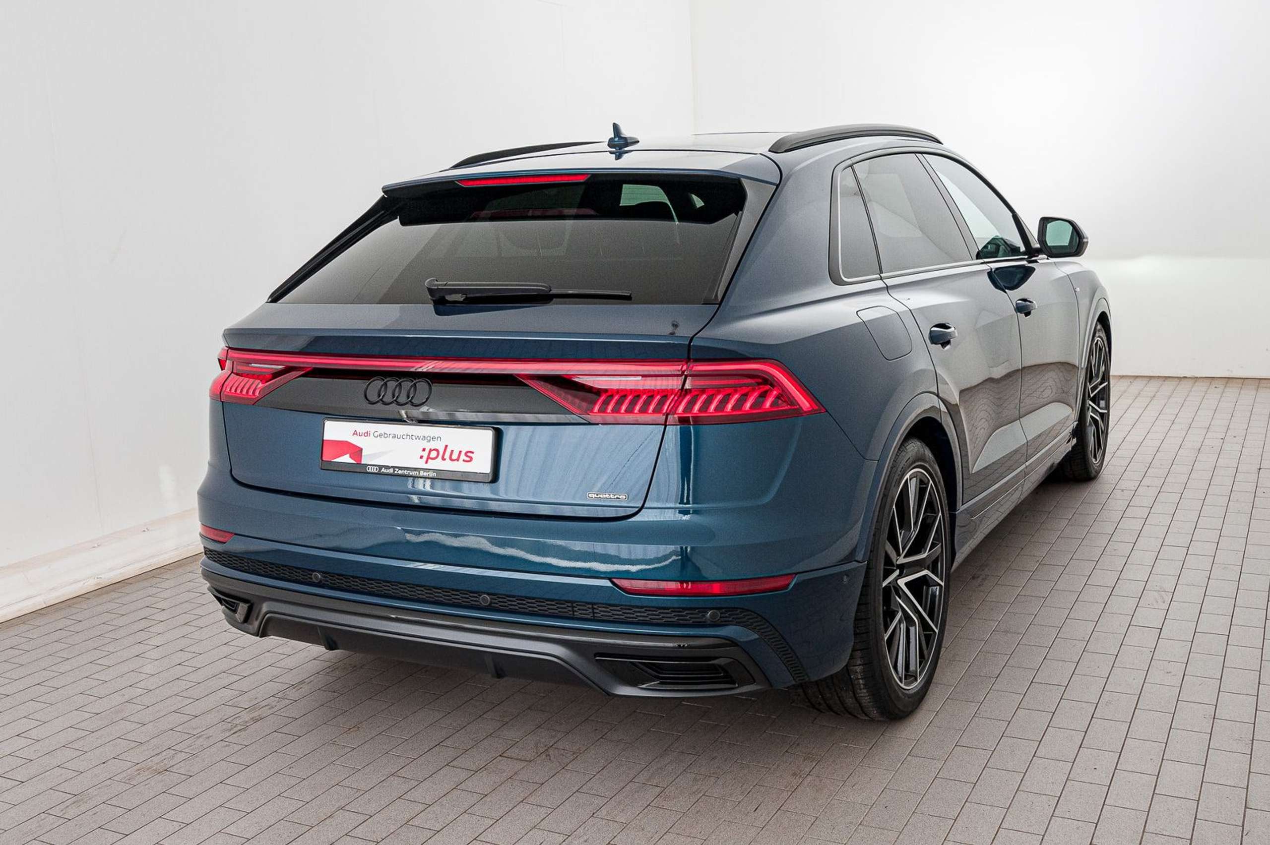 Audi - Q8