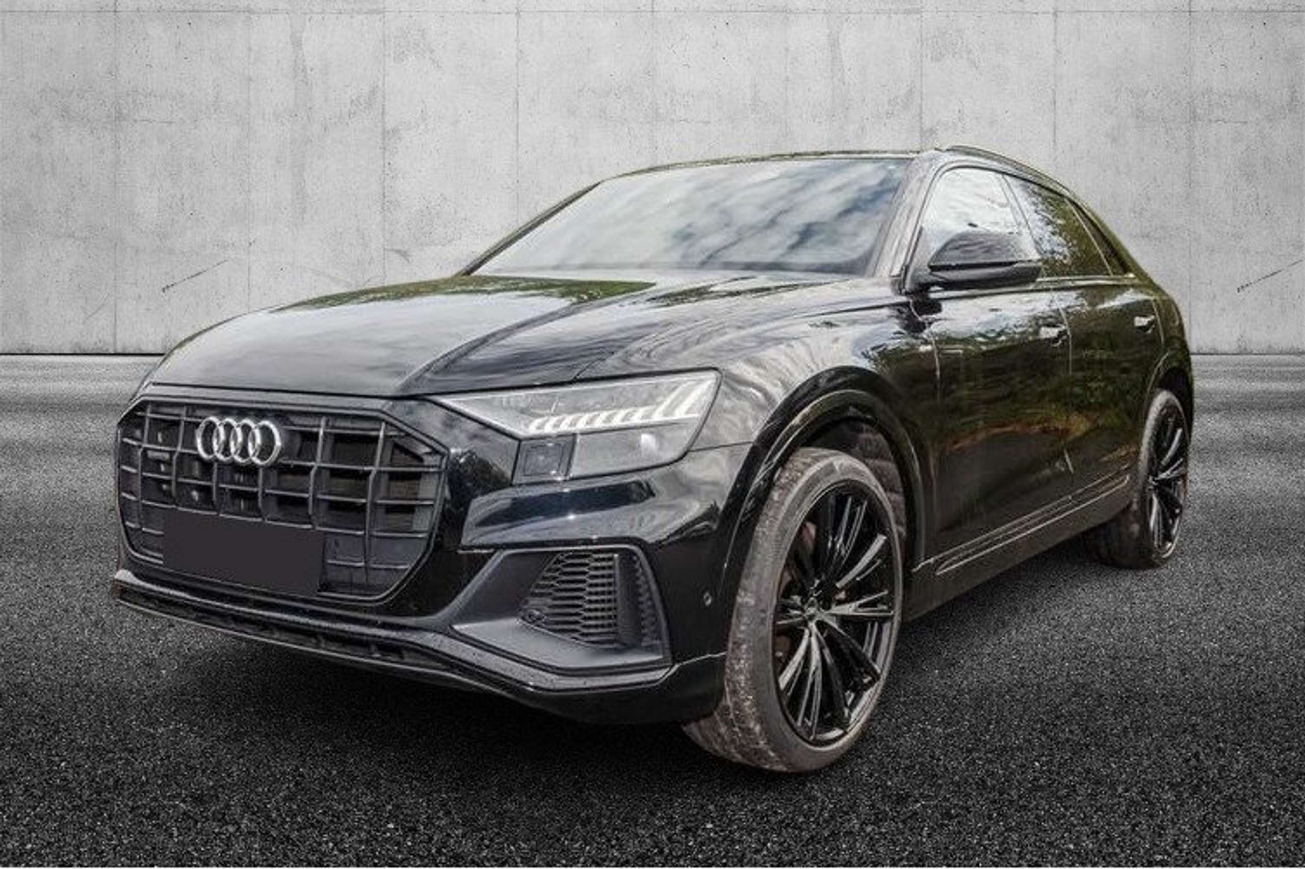 Audi - Q8