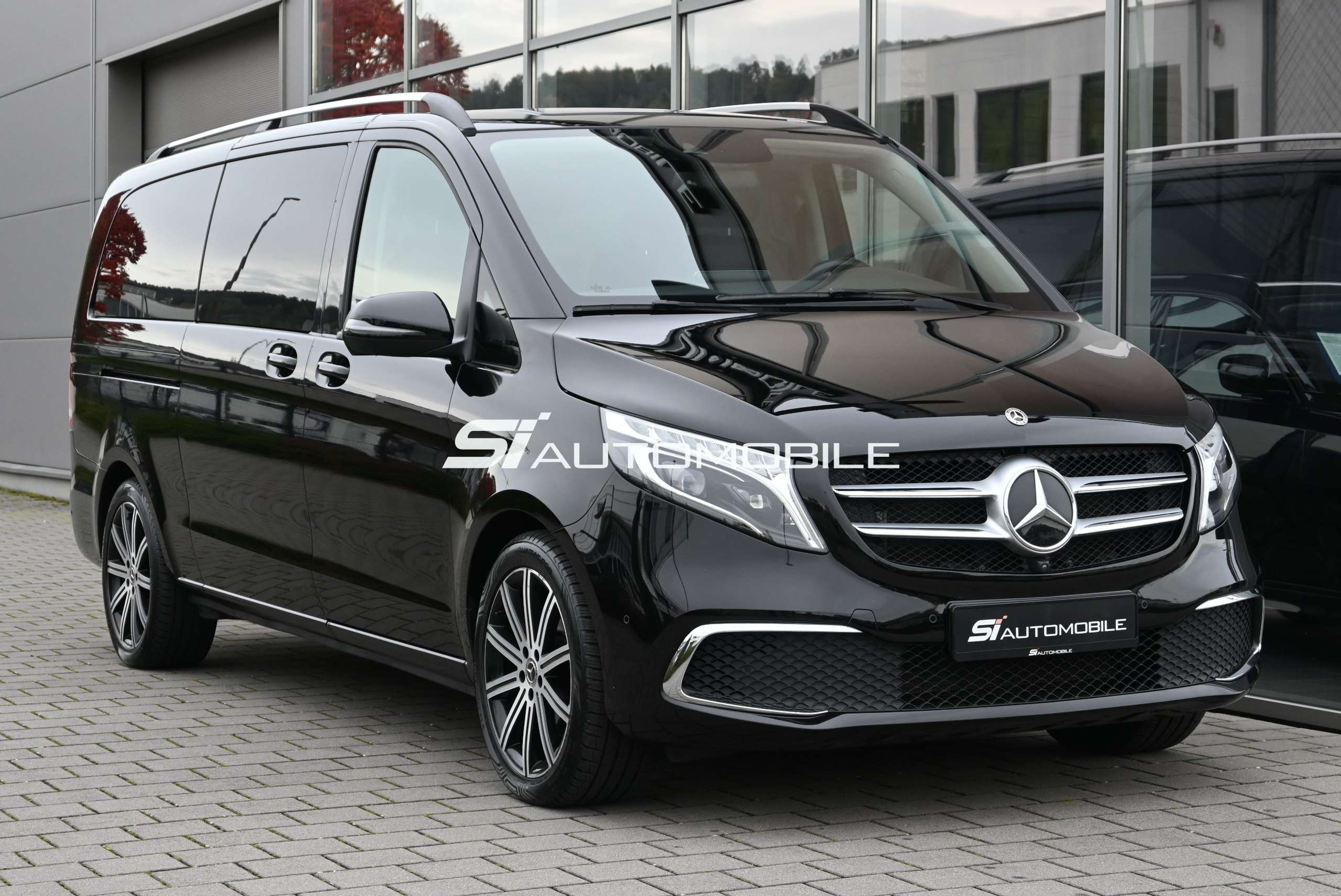 Mercedes-Benz - V 250