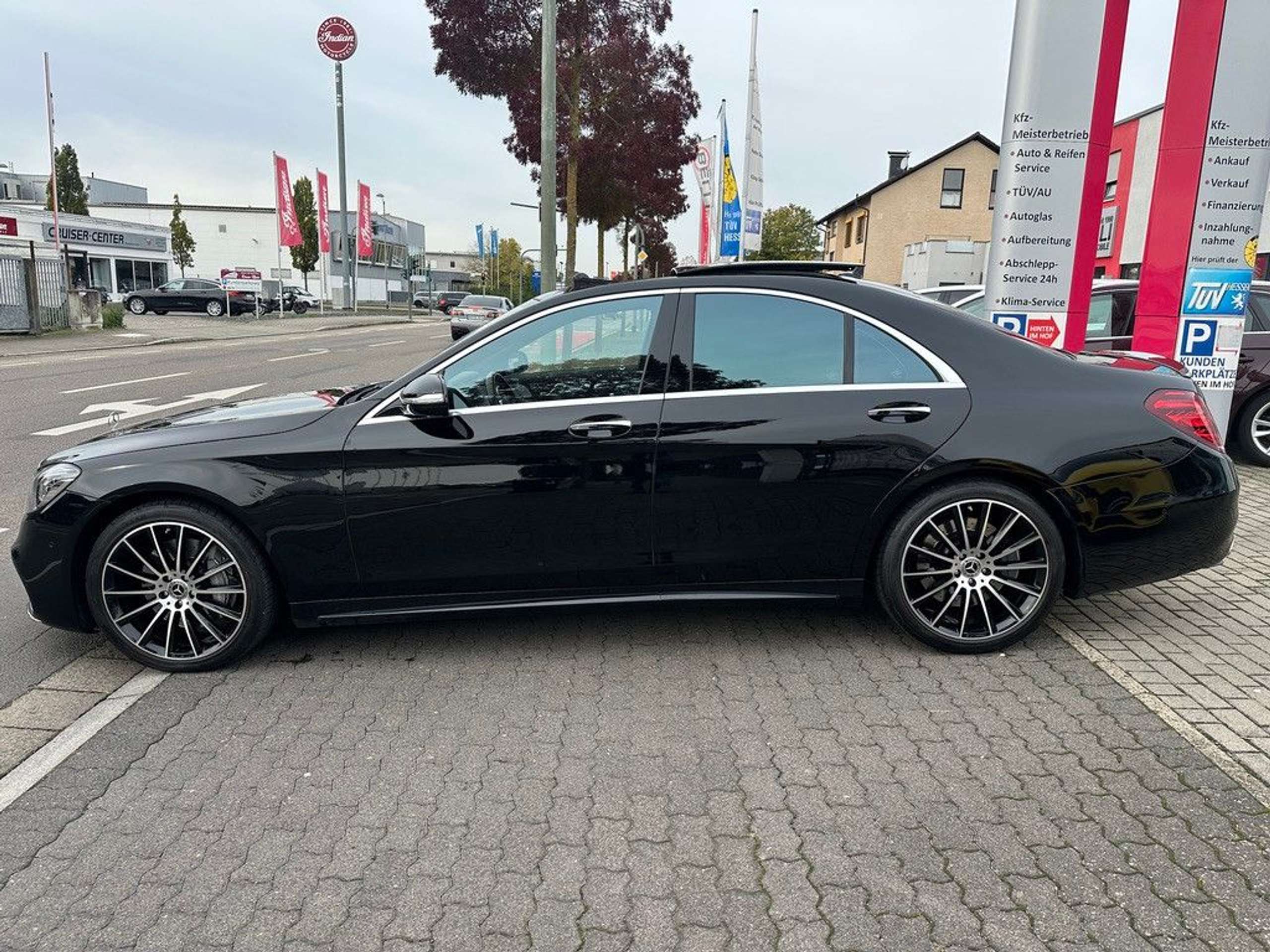 Mercedes-Benz - S 560