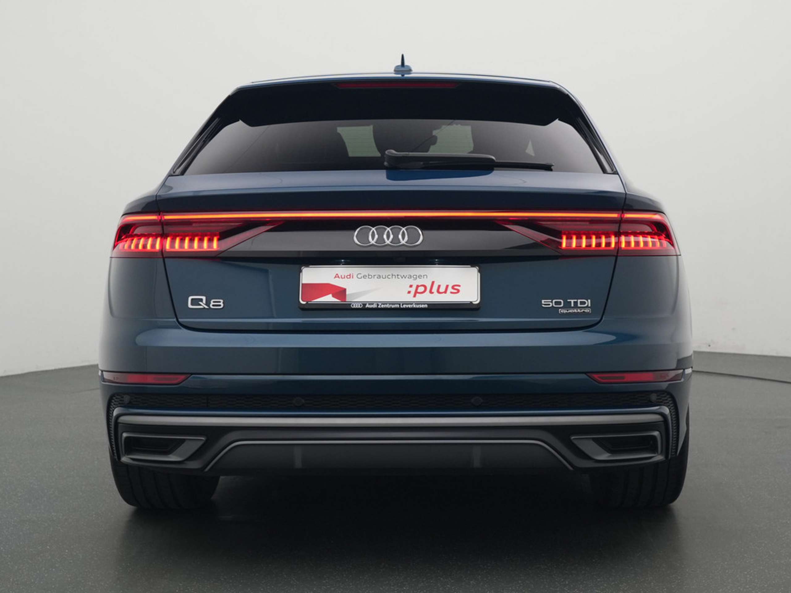 Audi - Q8