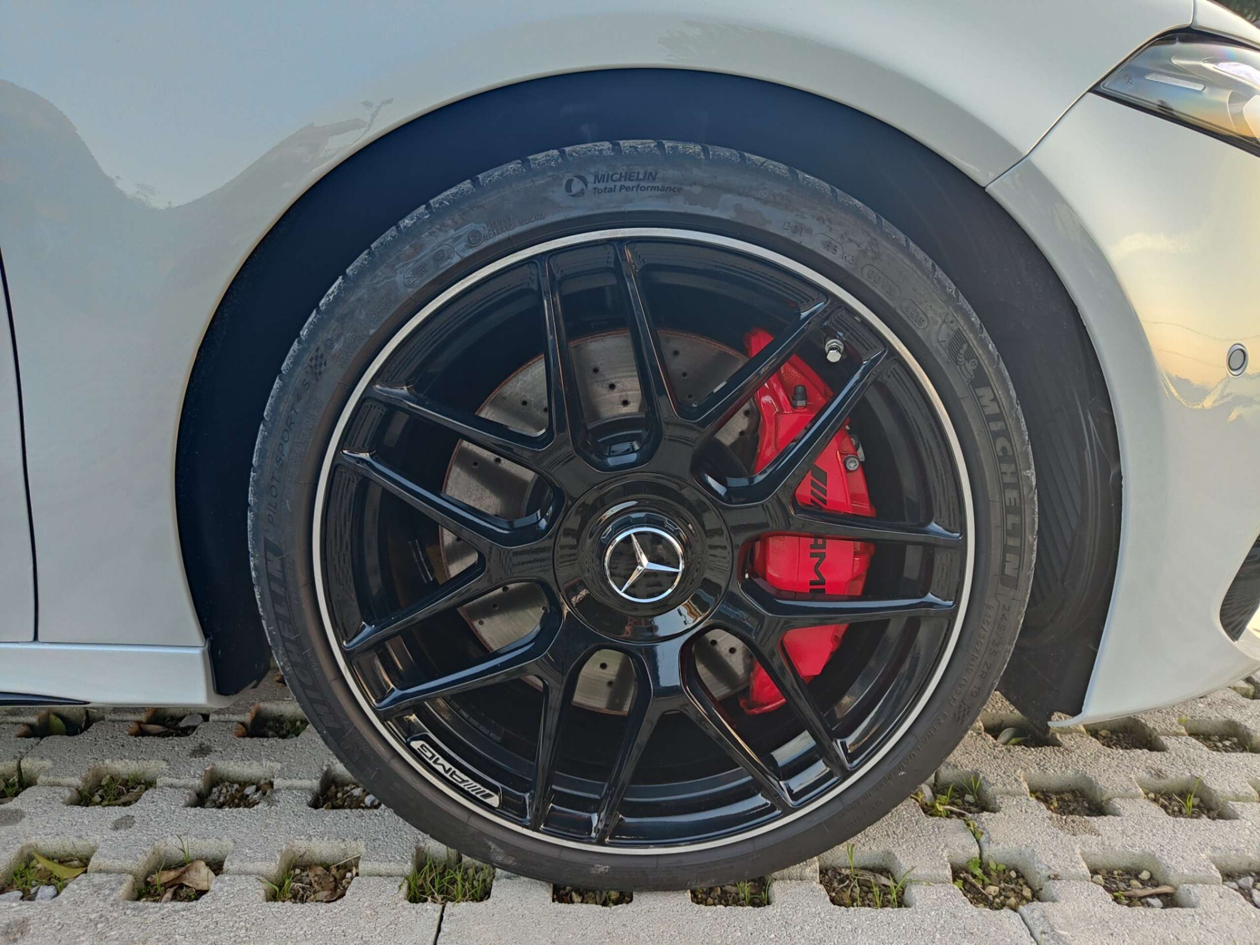 Mercedes-Benz - A 45 AMG