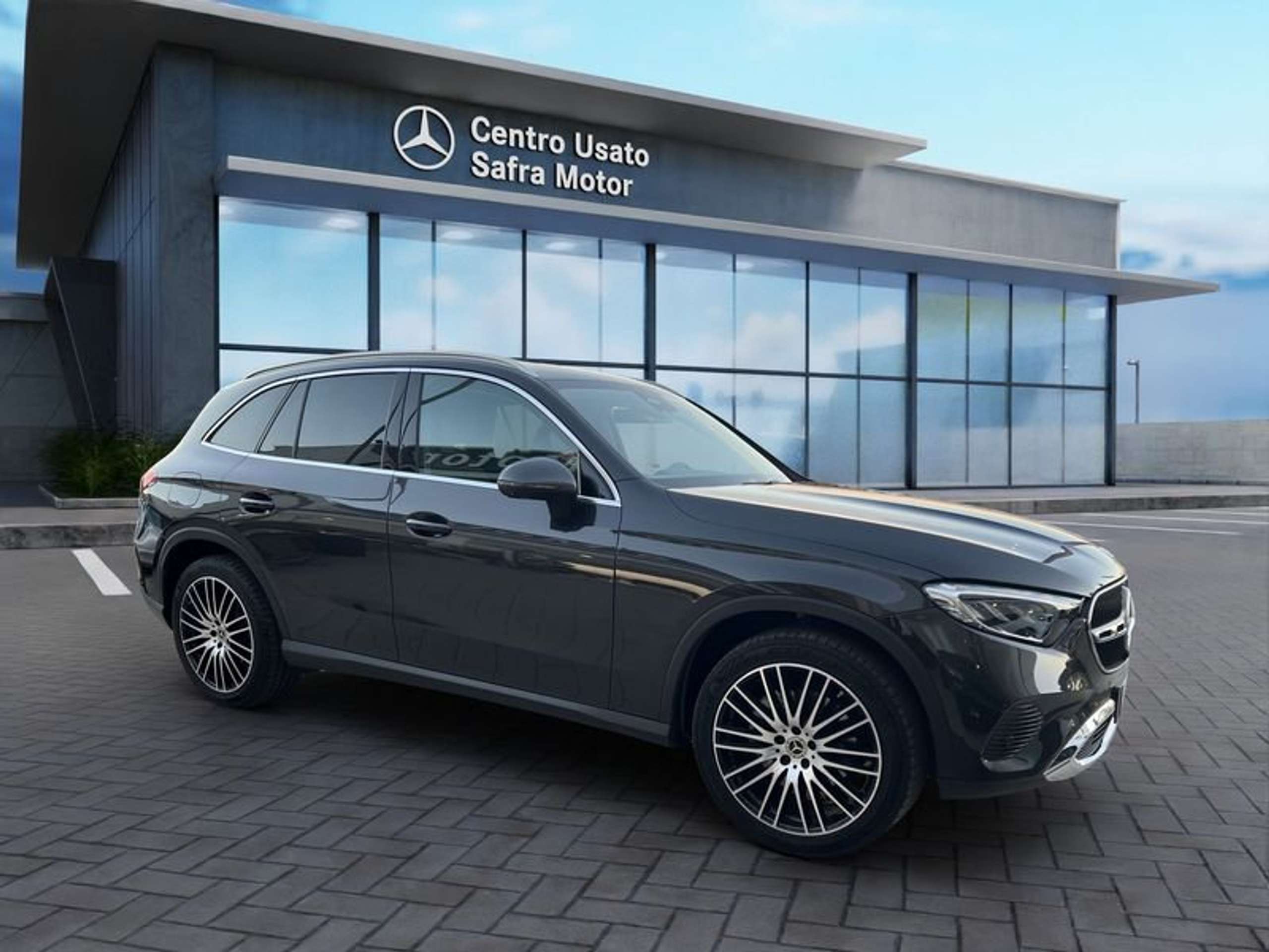 Mercedes-Benz - GLC 220