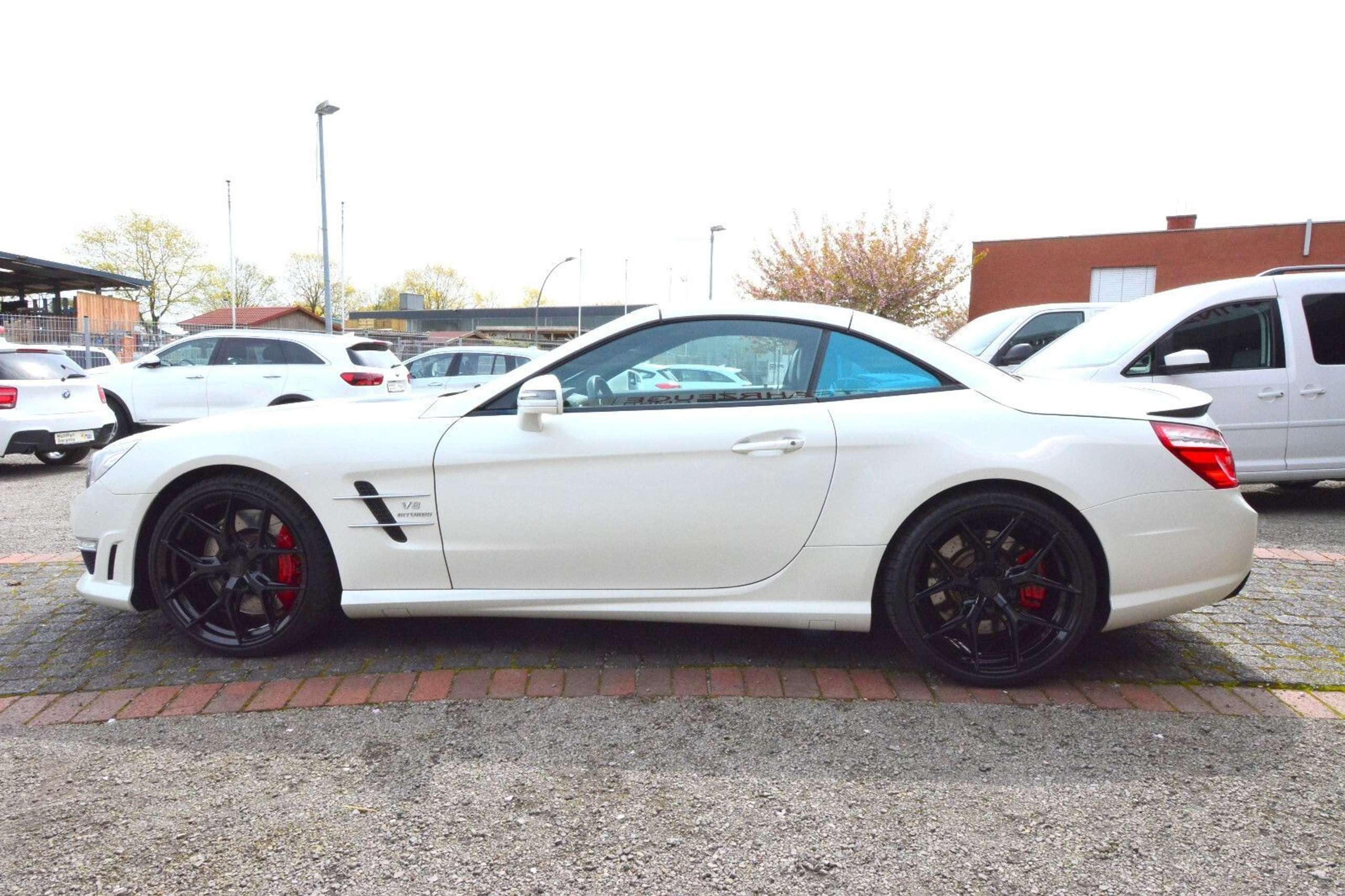 Mercedes-Benz - SL 63 AMG