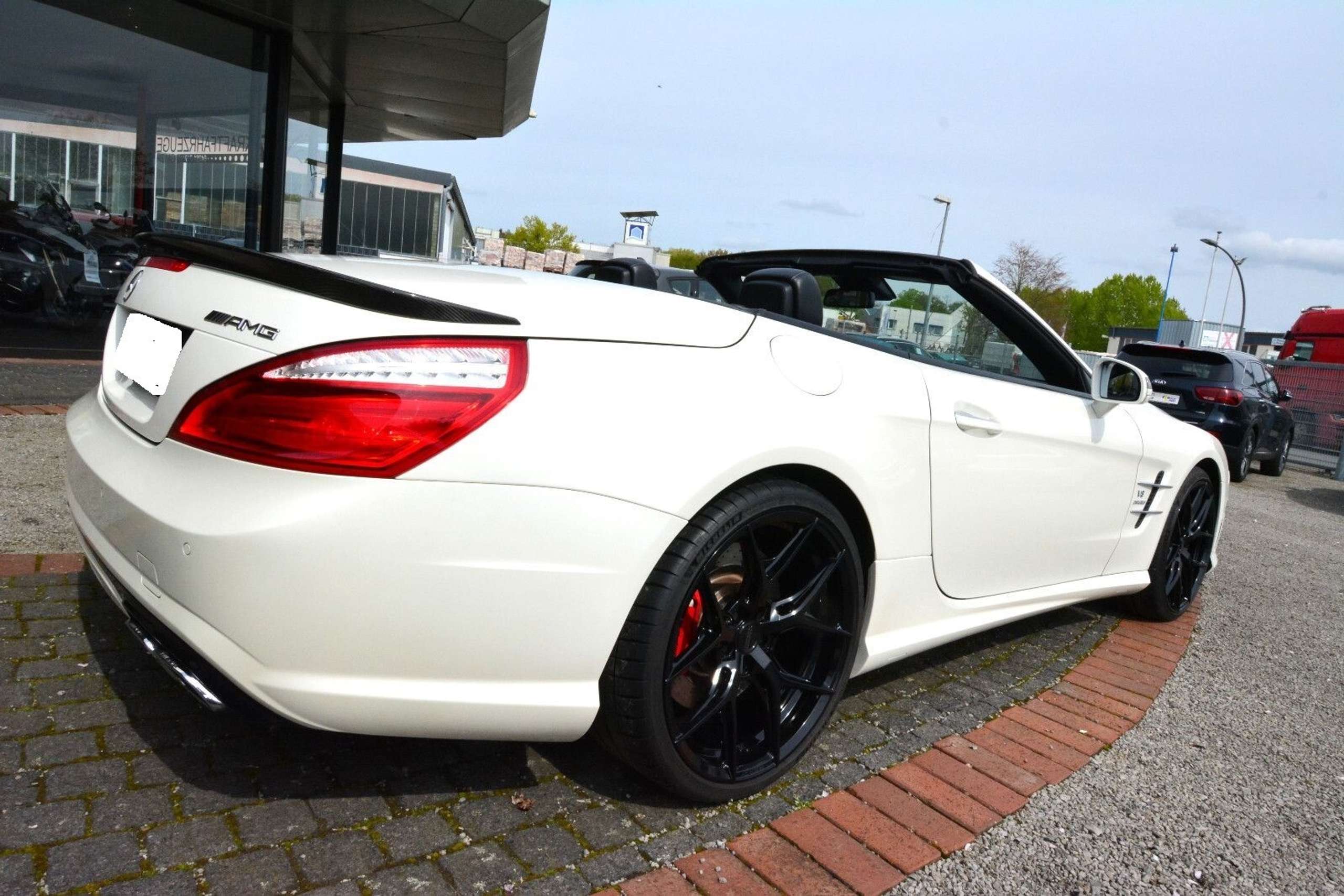 Mercedes-Benz - SL 63 AMG