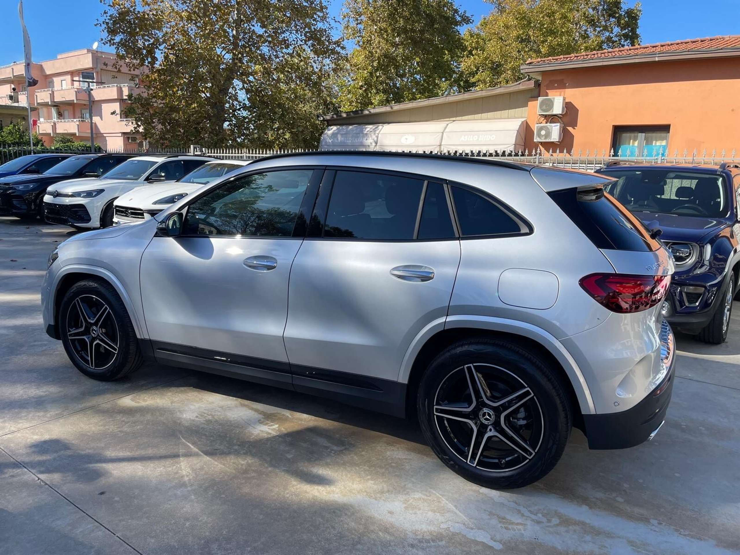 Mercedes-Benz - GLA 200