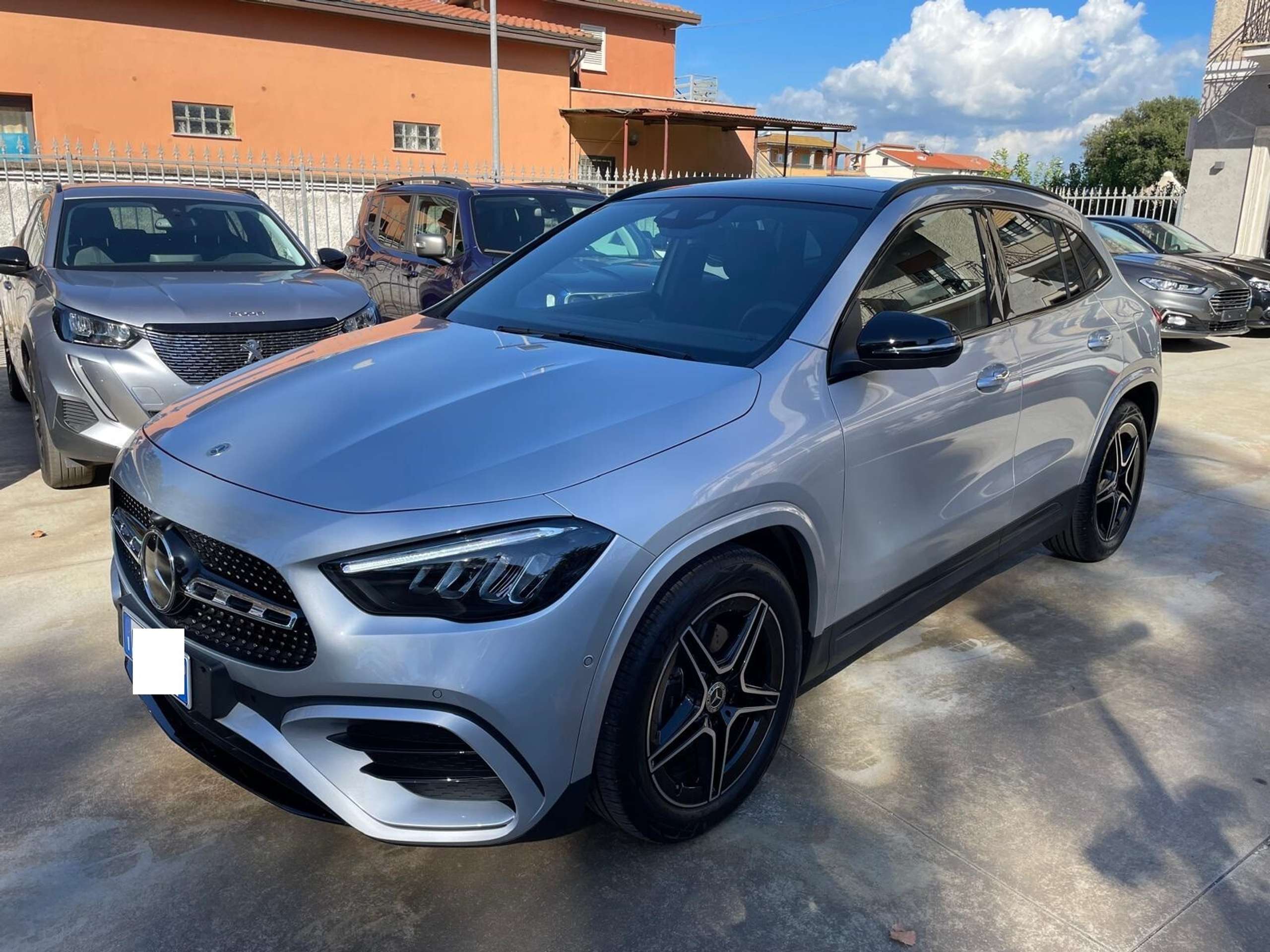 Mercedes-Benz - GLA 200