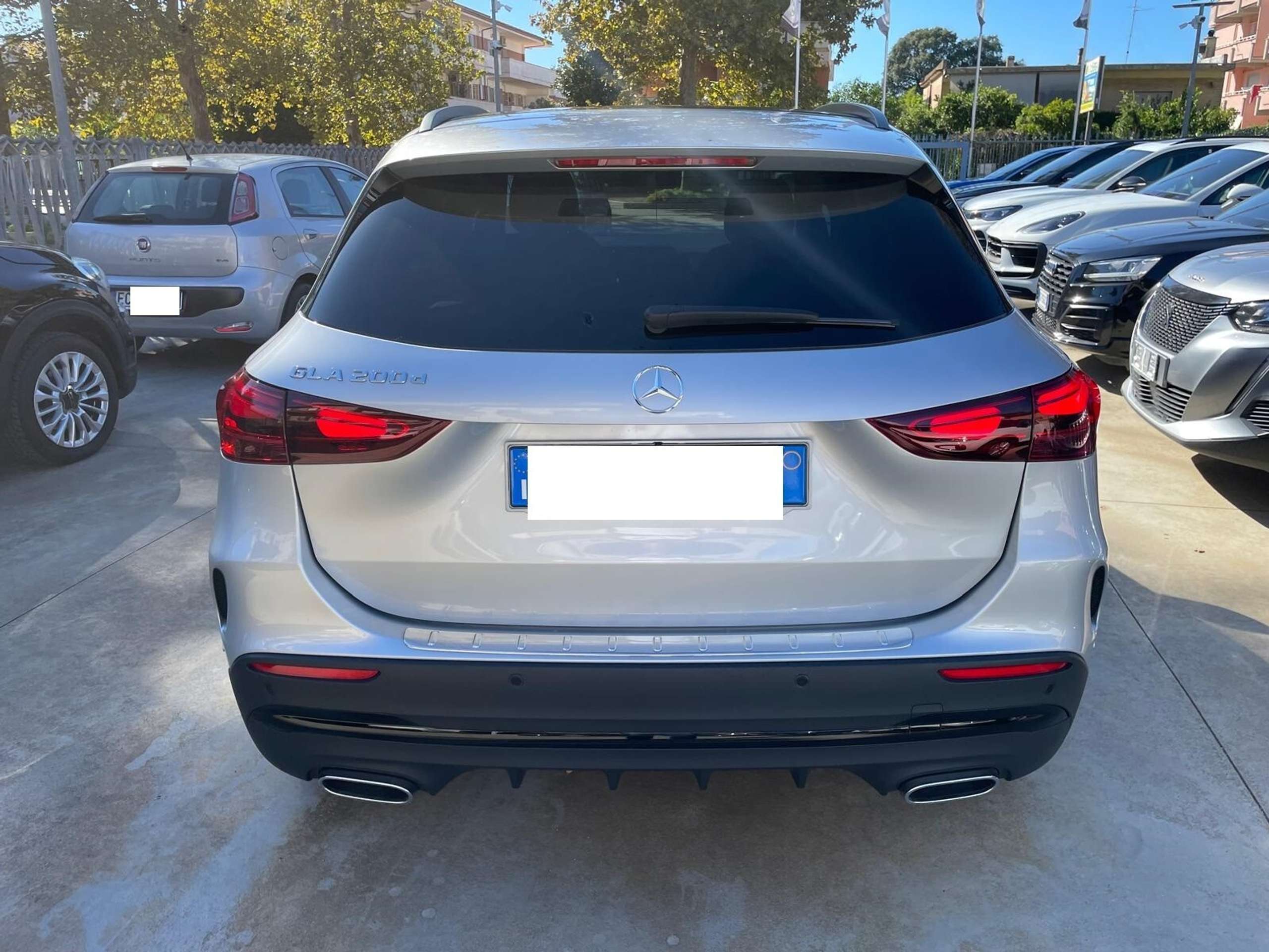 Mercedes-Benz - GLA 200