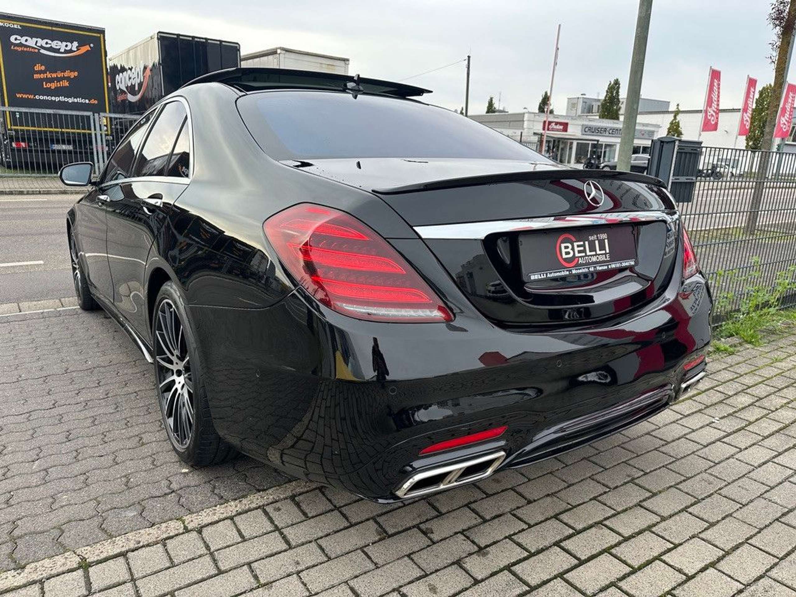 Mercedes-Benz - S 560