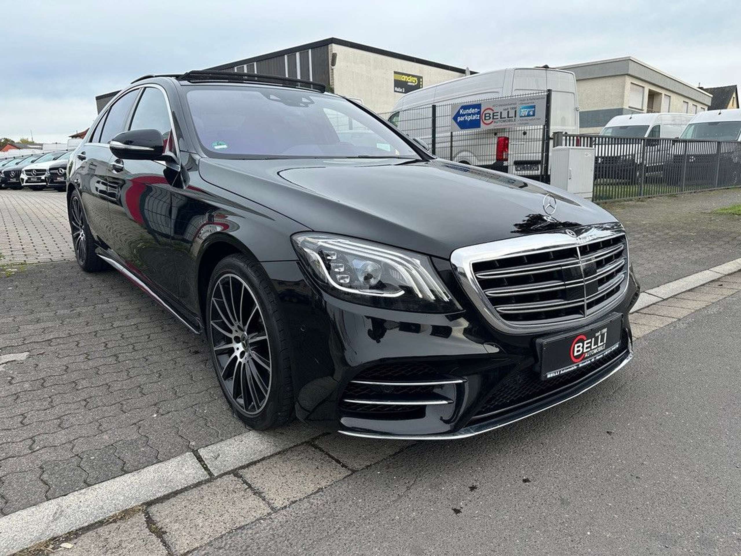 Mercedes-Benz - S 560