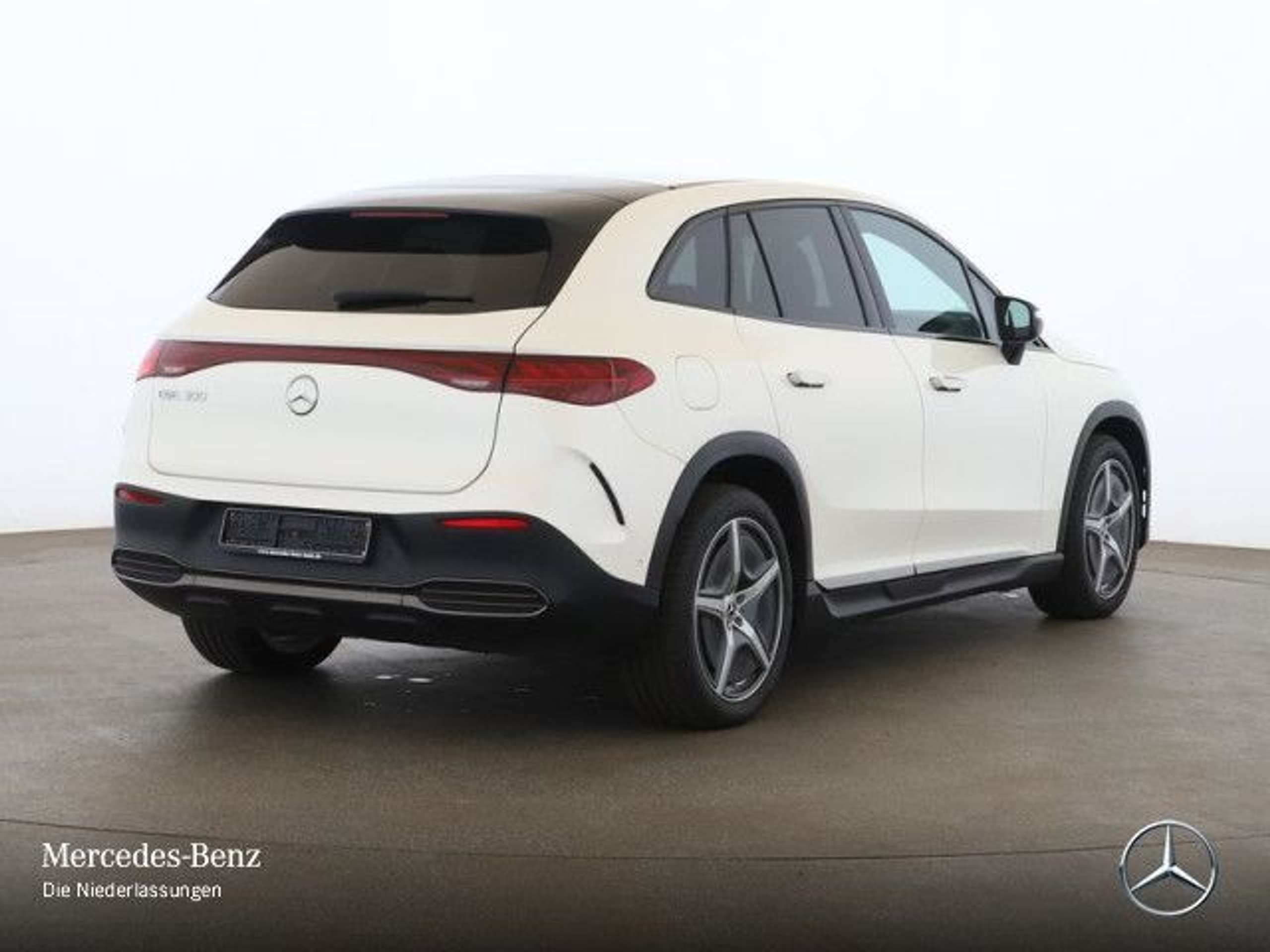 Mercedes-Benz - EQE SUV