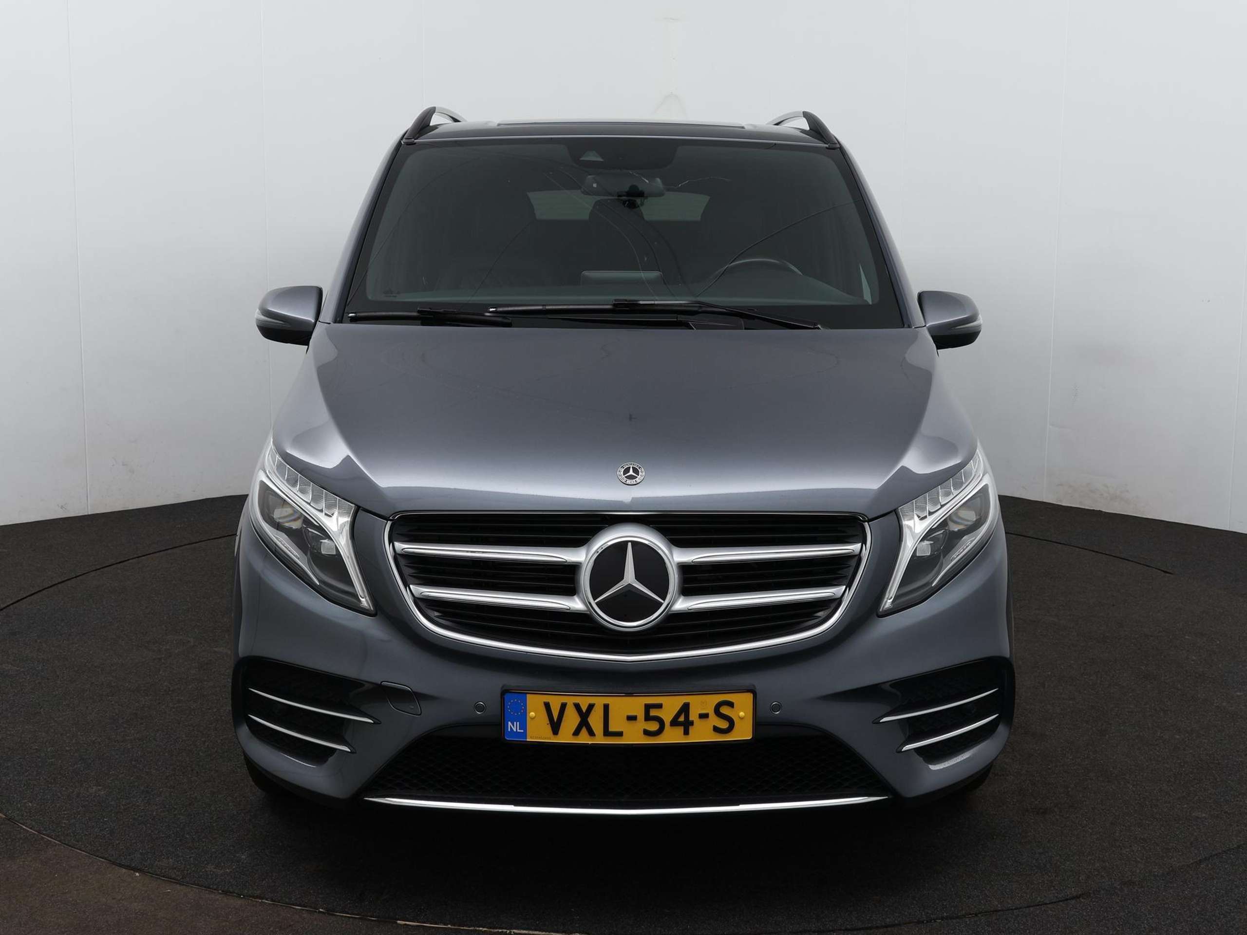 Mercedes-Benz - V 250