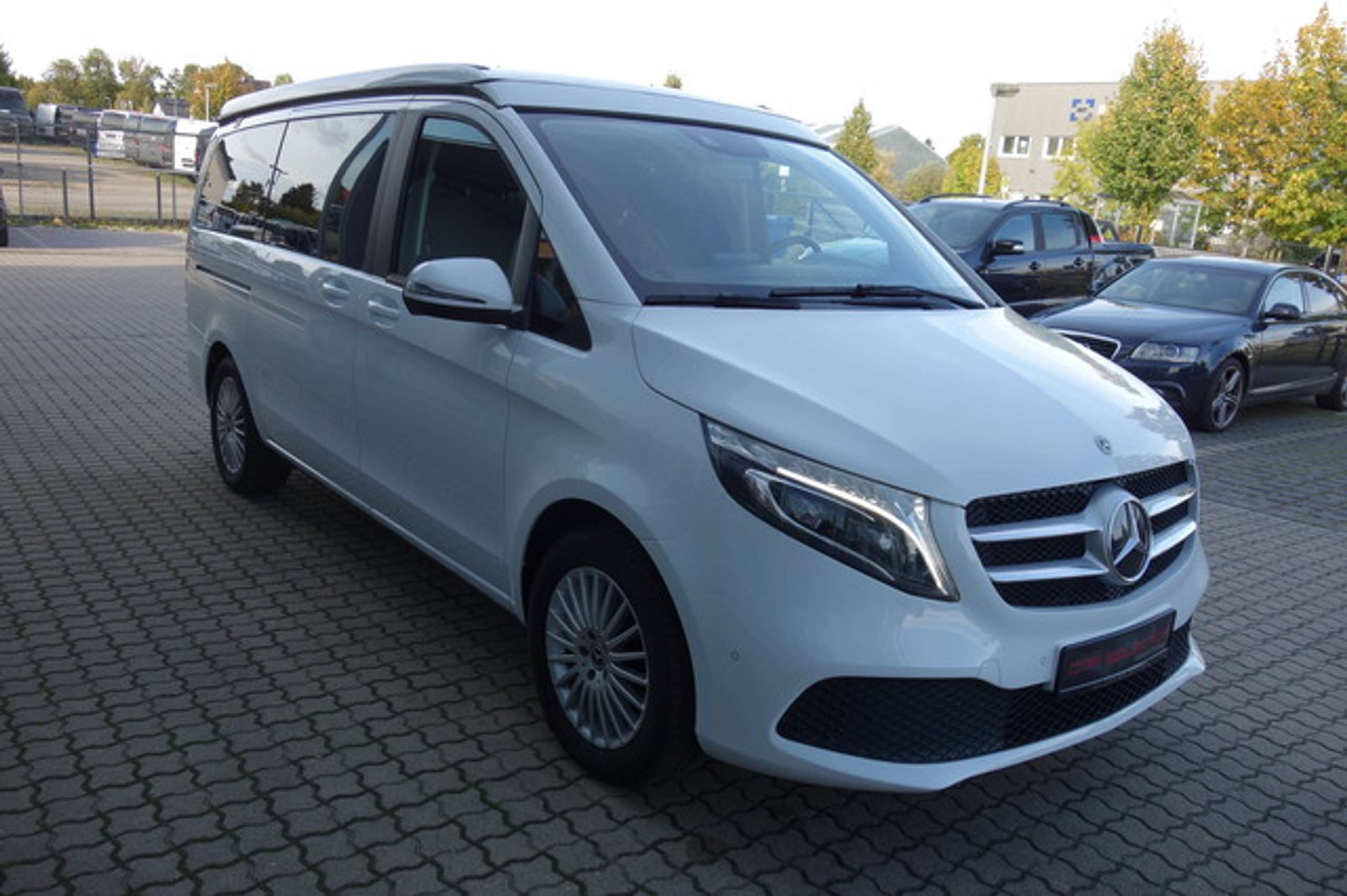 Mercedes-Benz - V 250