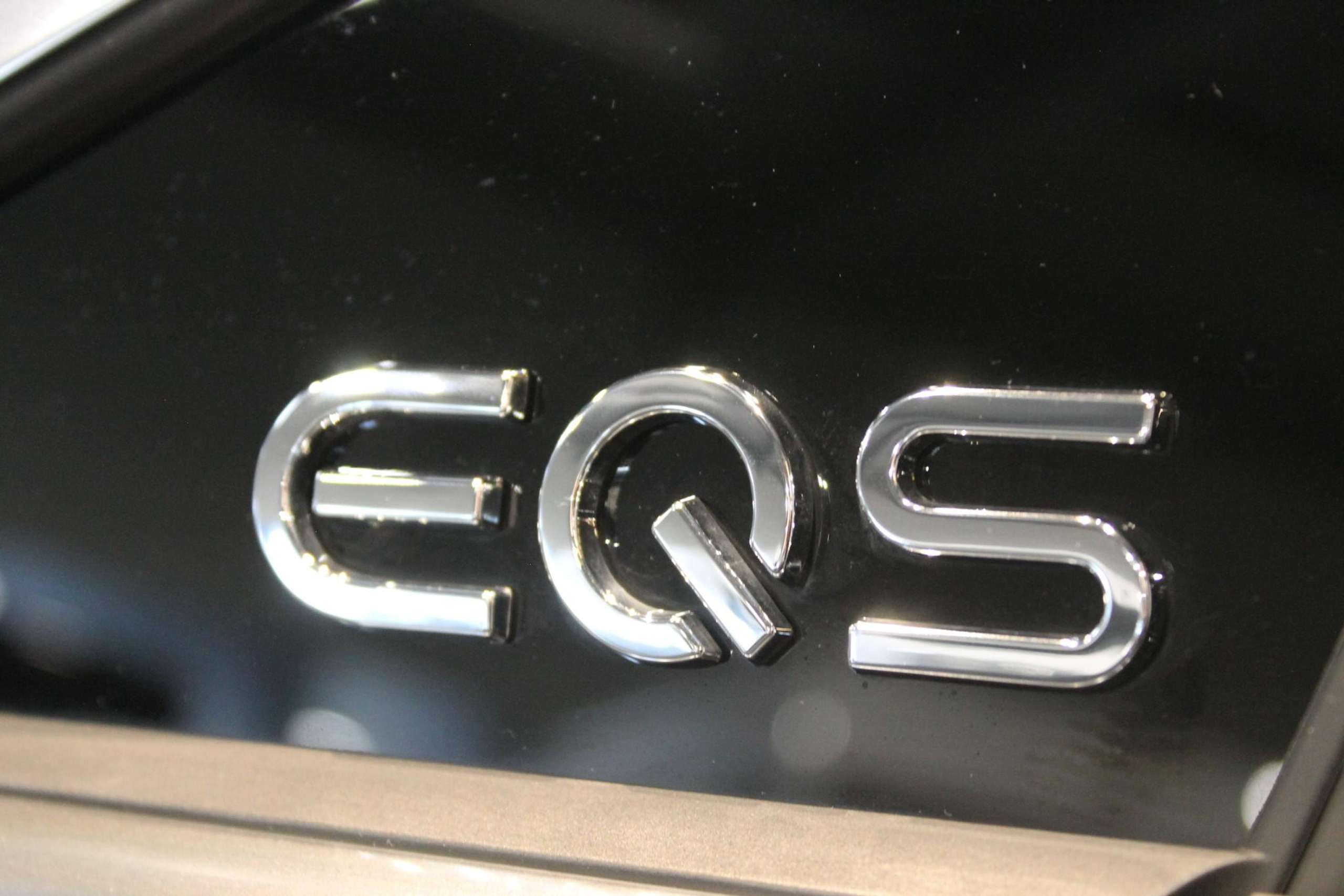 Mercedes-Benz - EQS