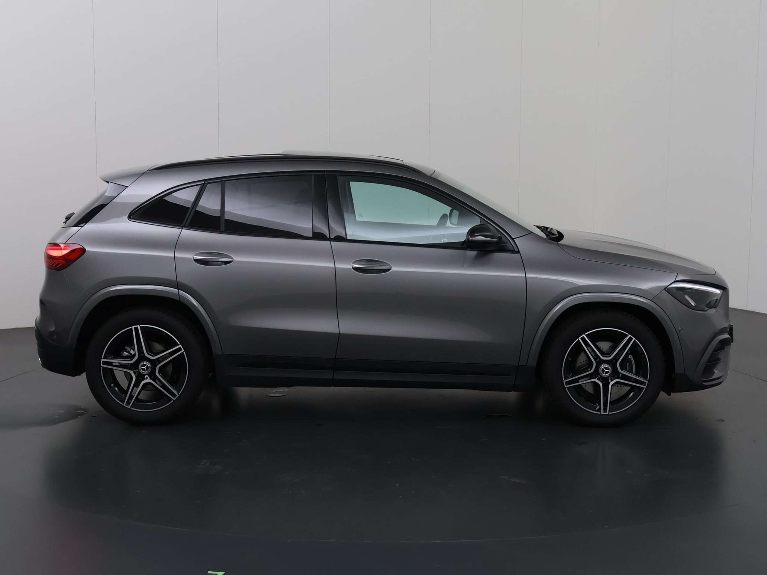 Mercedes-Benz - GLA 180