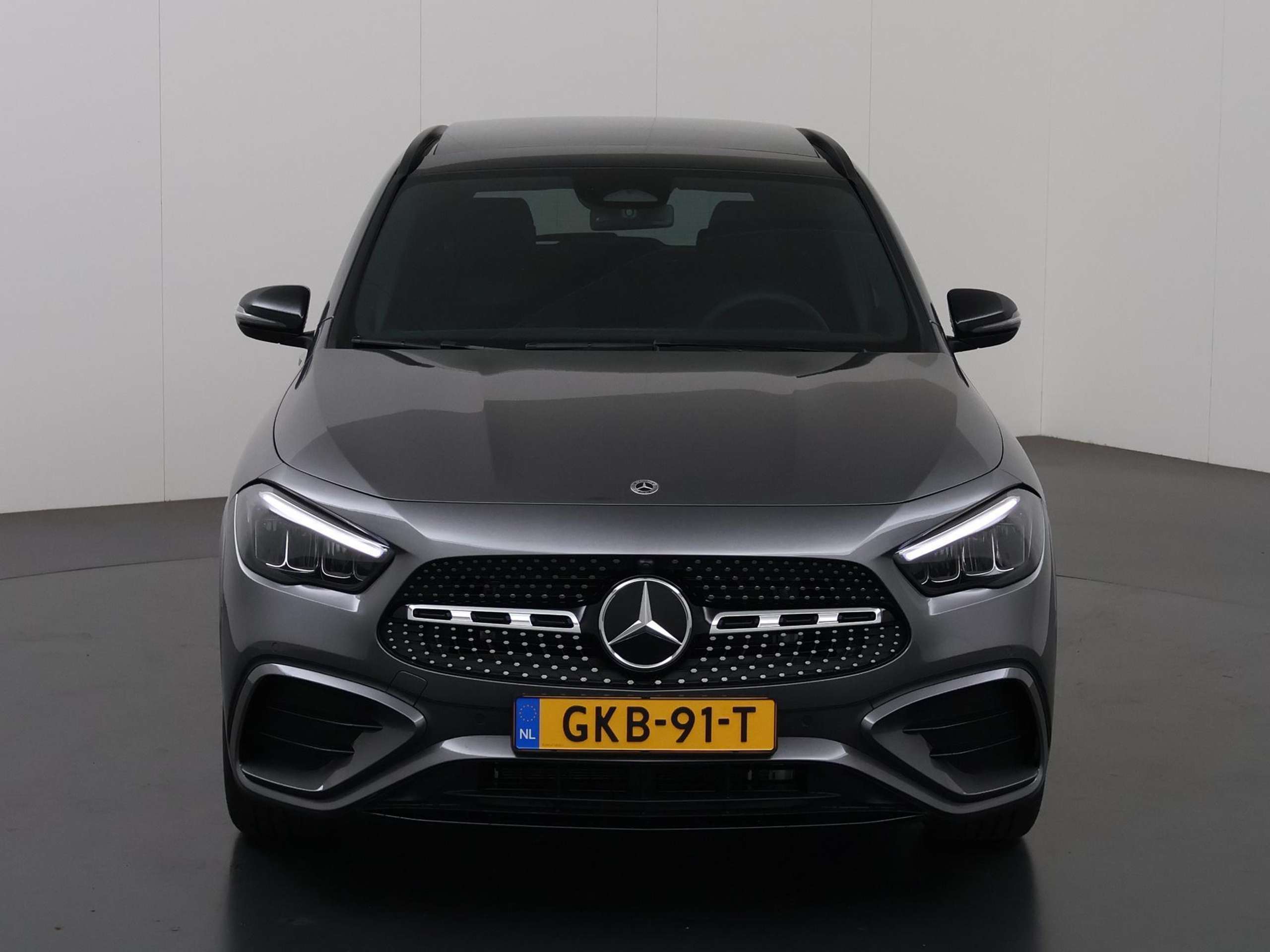 Mercedes-Benz - GLA 180