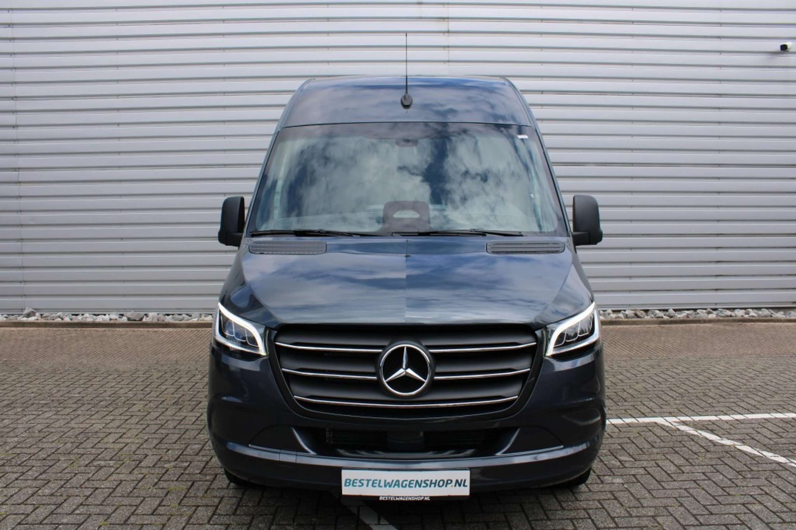 Mercedes-Benz - Sprinter