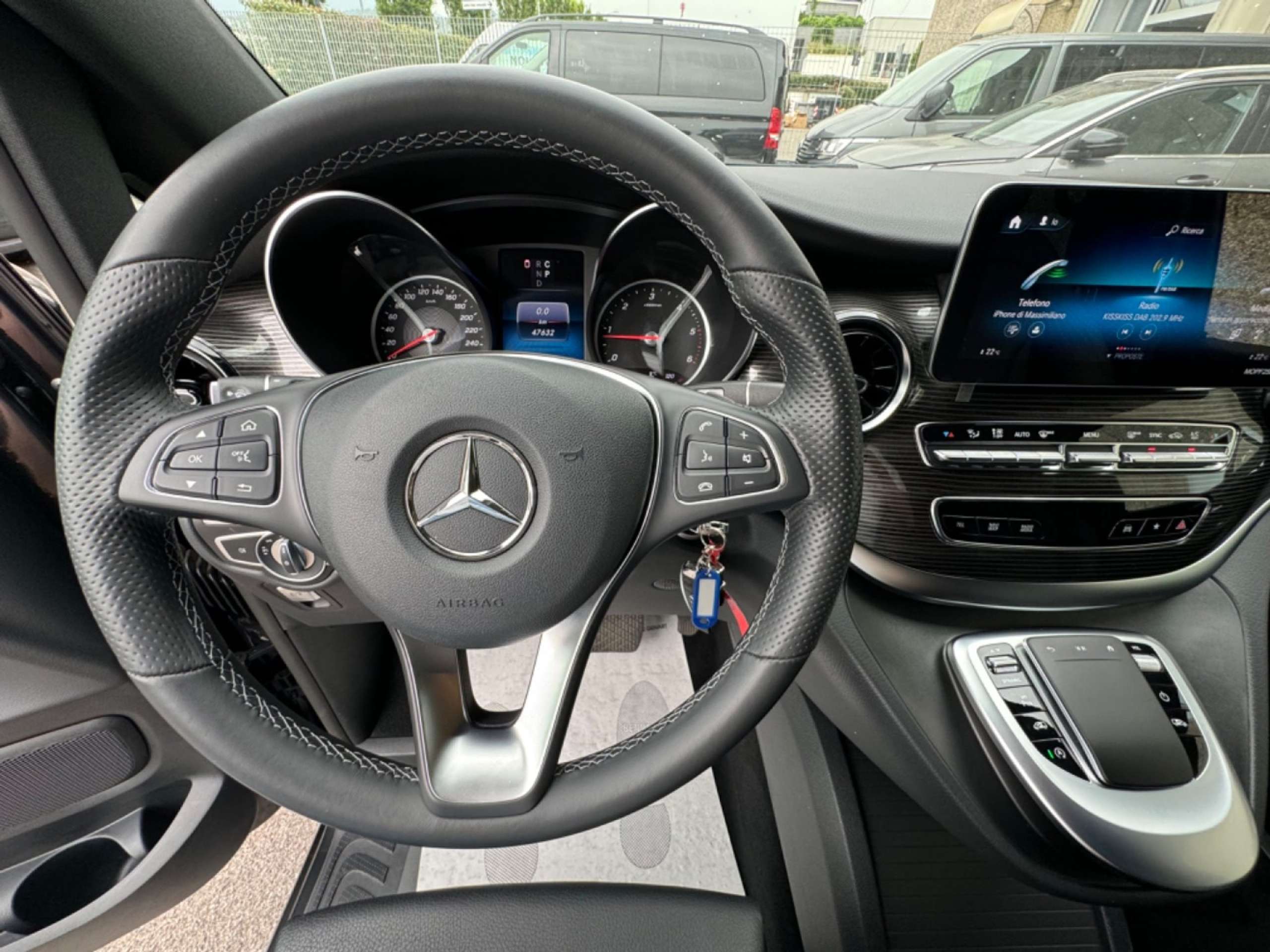 Mercedes-Benz - V 300