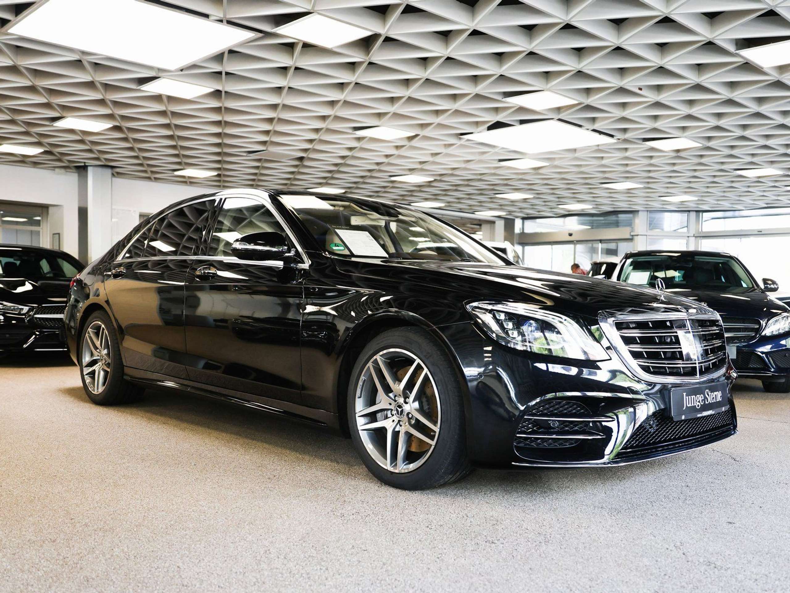 Mercedes-Benz - S 500