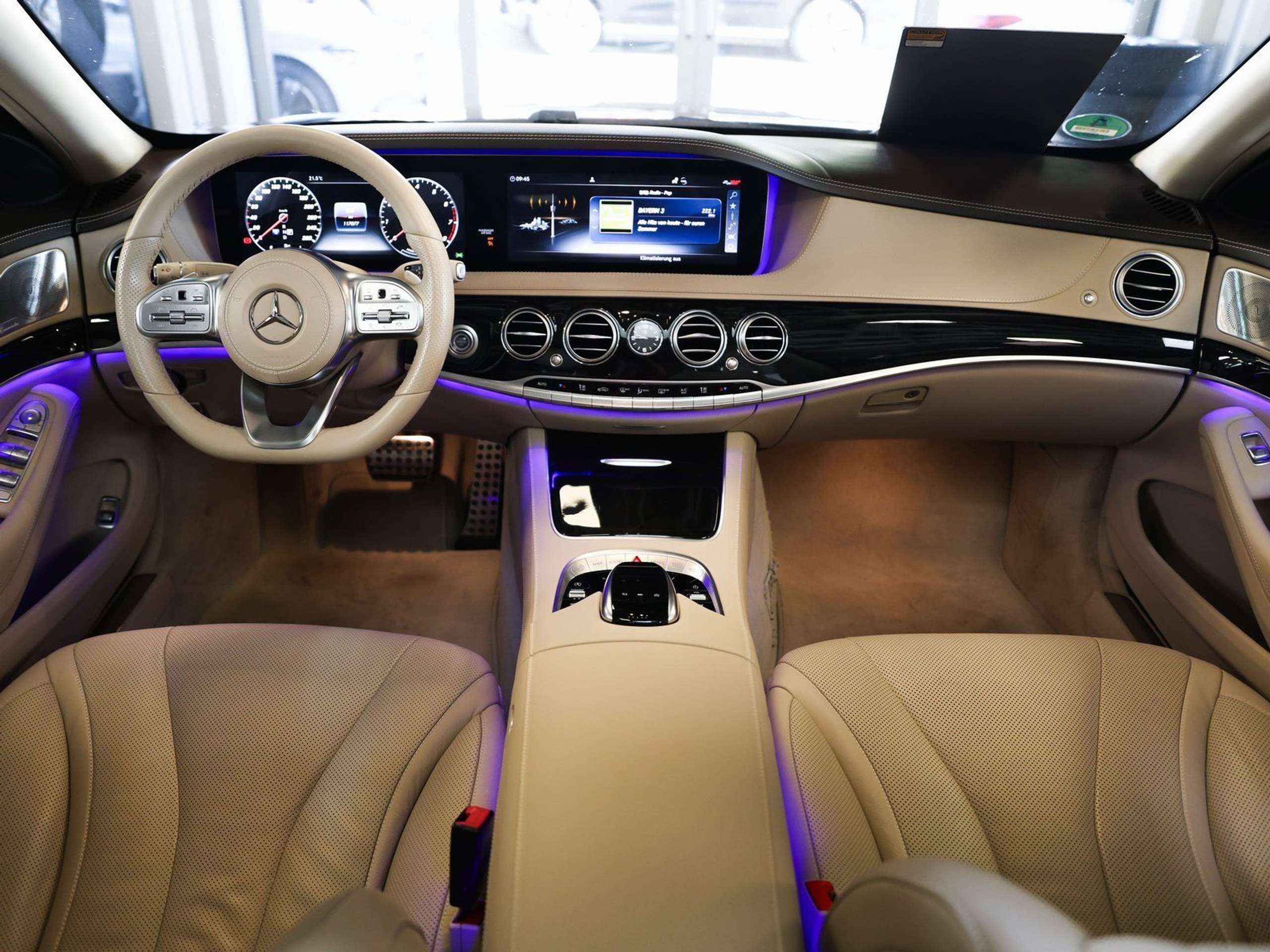 Mercedes-Benz - S 500