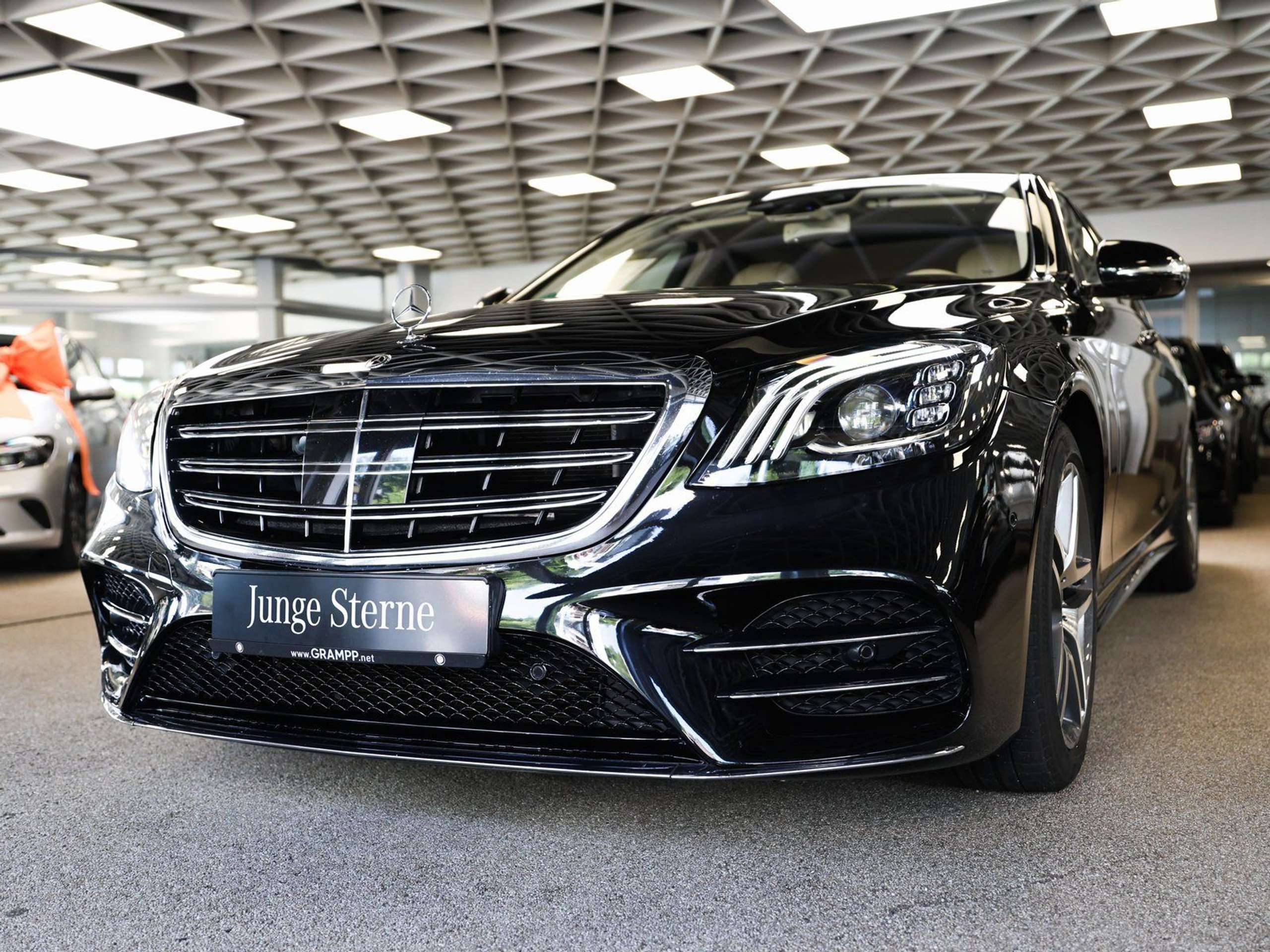 Mercedes-Benz - S 500