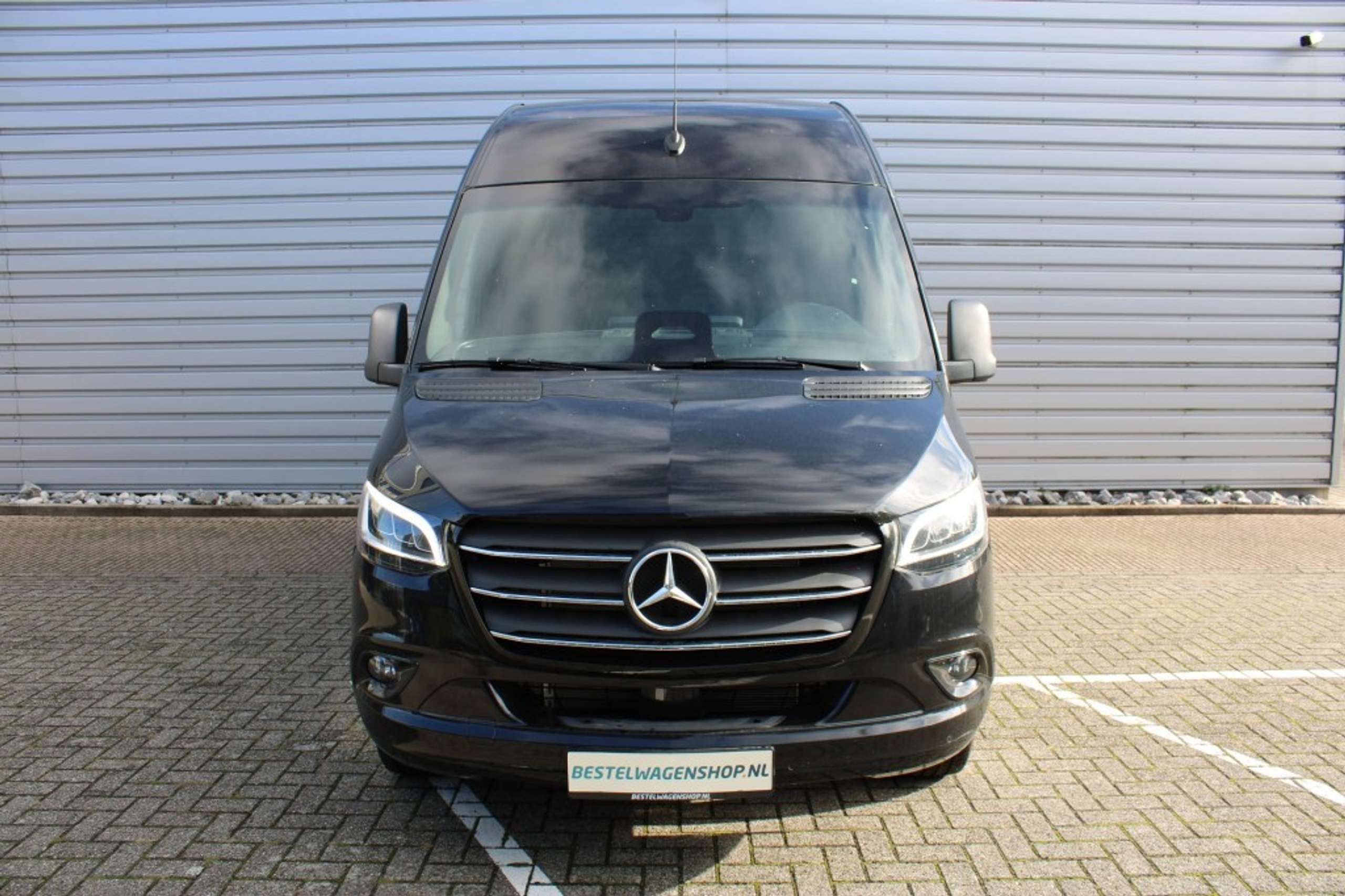 Mercedes-Benz - Sprinter