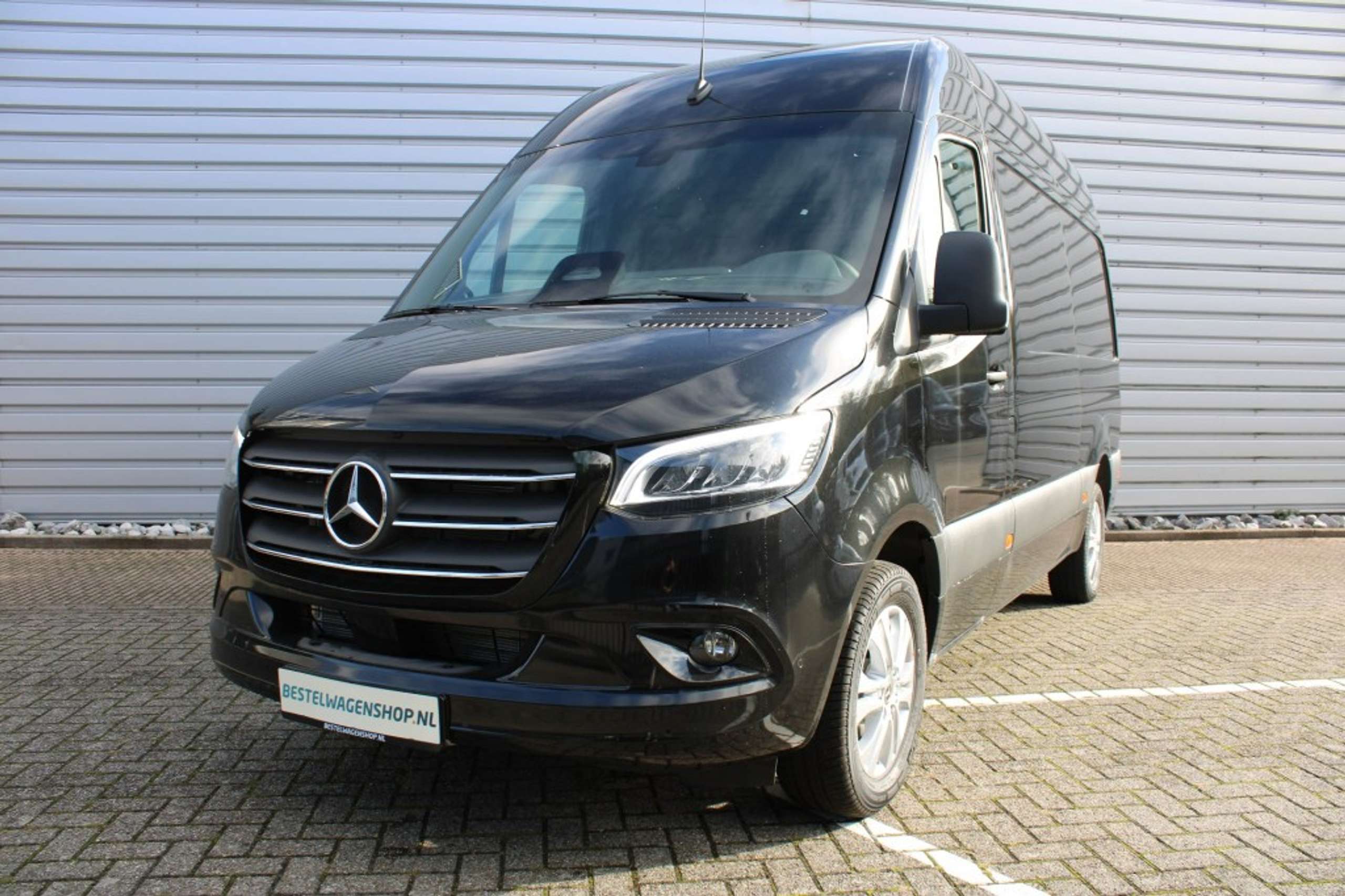 Mercedes-Benz - Sprinter