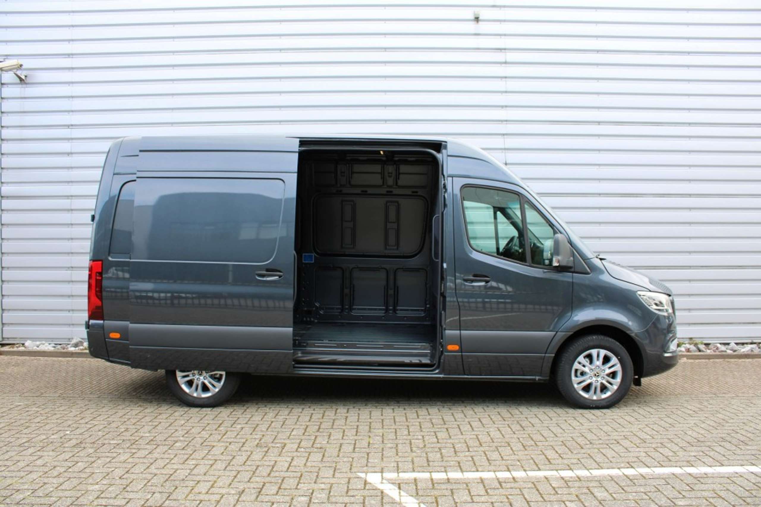 Mercedes-Benz - Sprinter