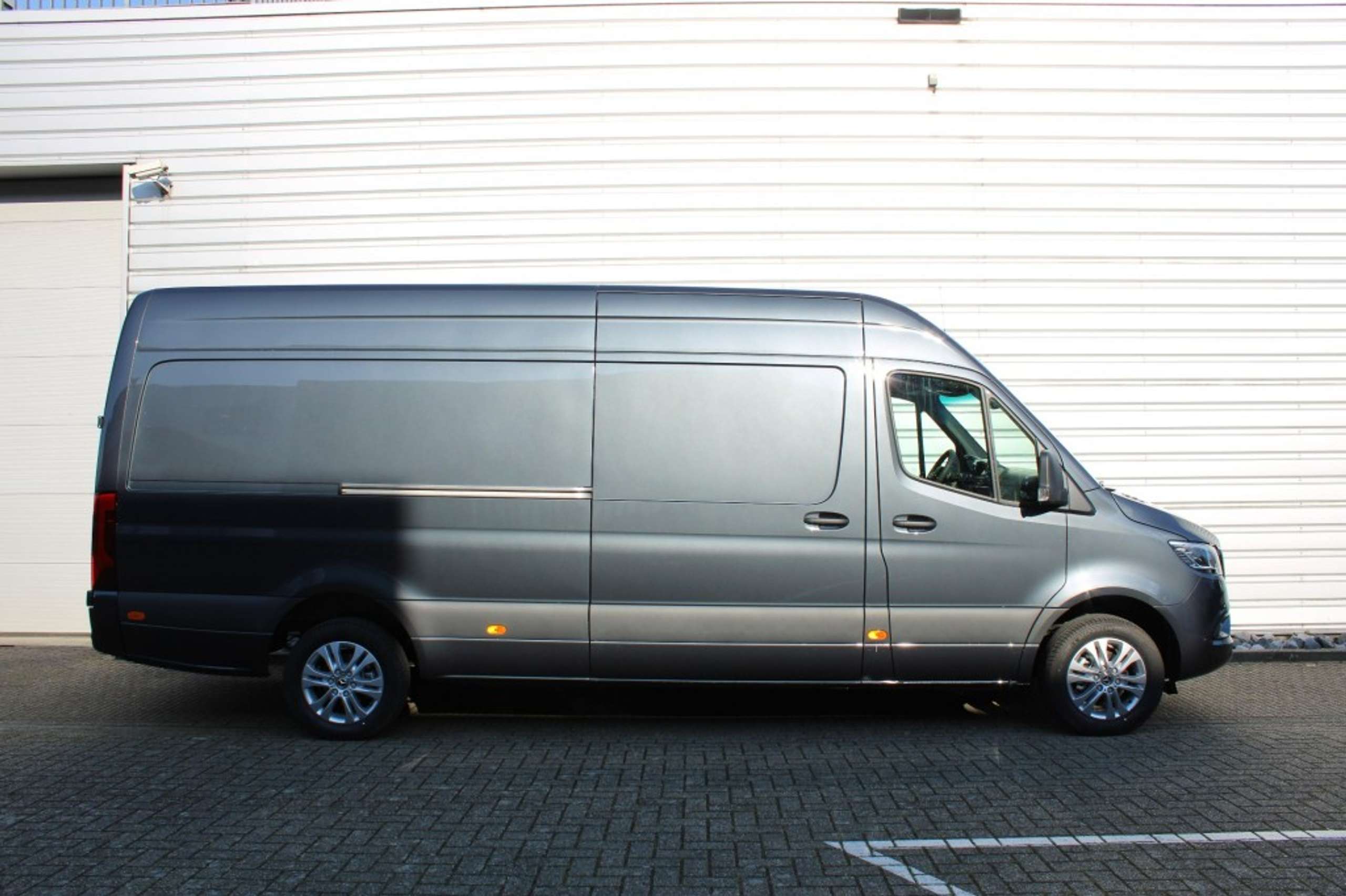 Mercedes-Benz - Sprinter