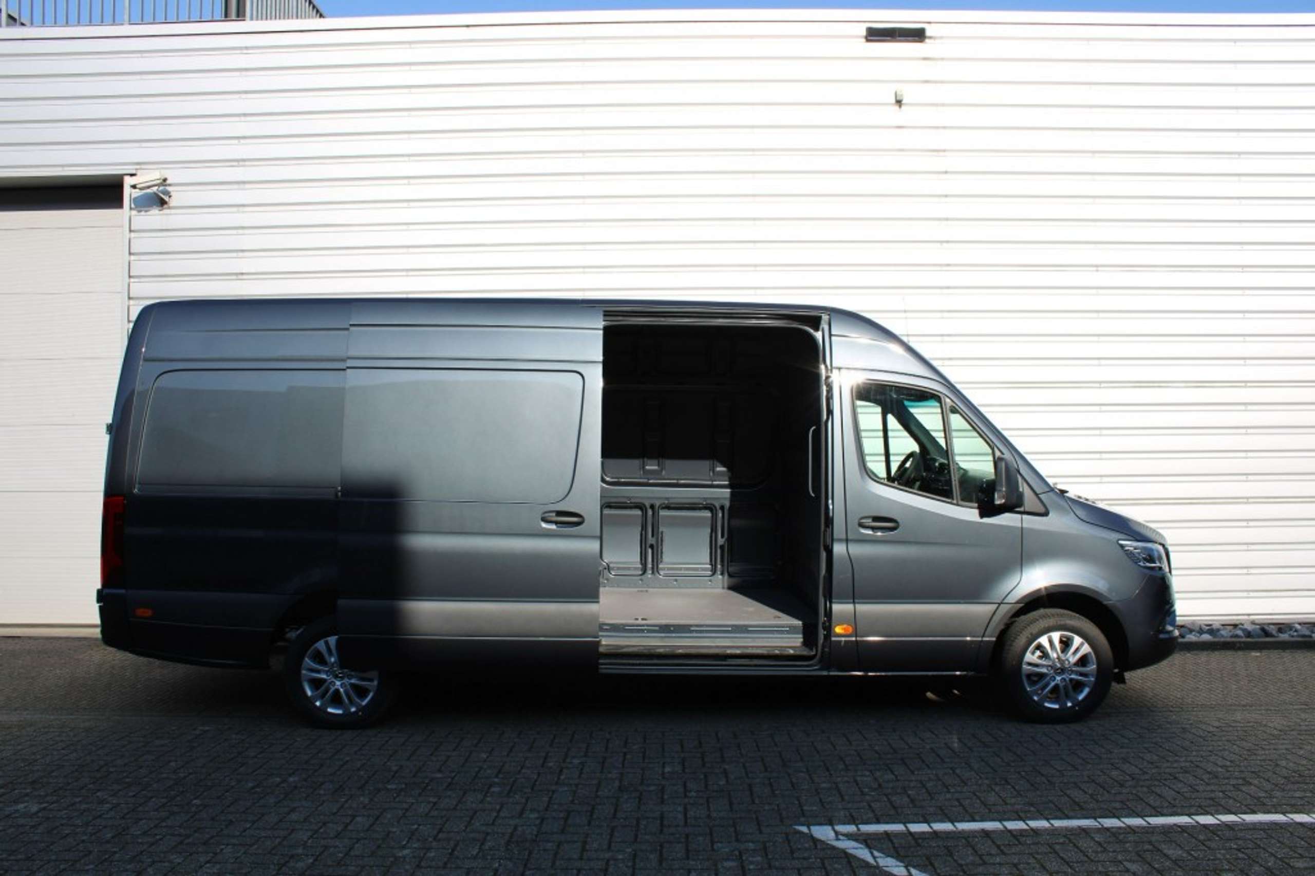 Mercedes-Benz - Sprinter