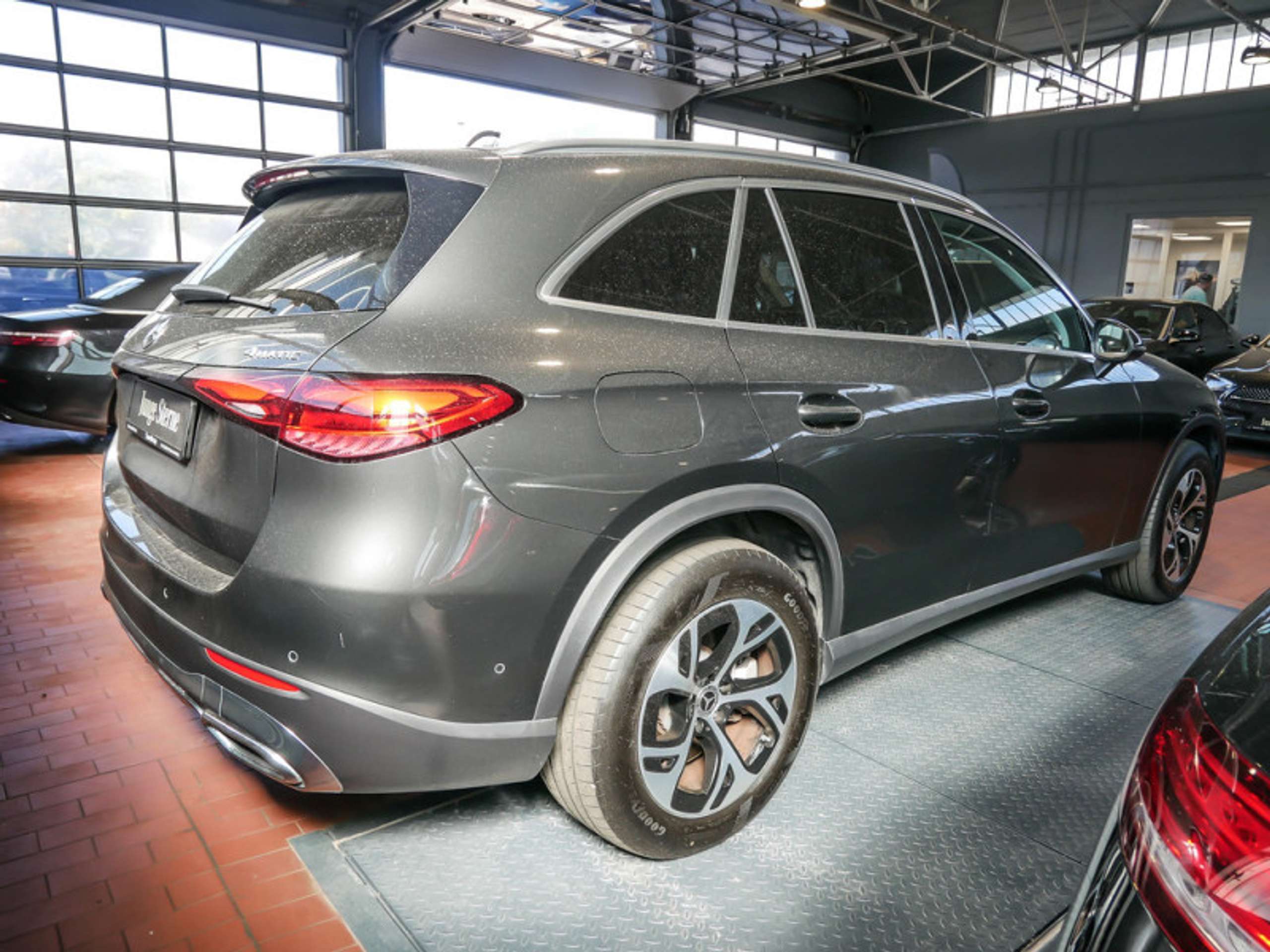 Mercedes-Benz - GLC 300