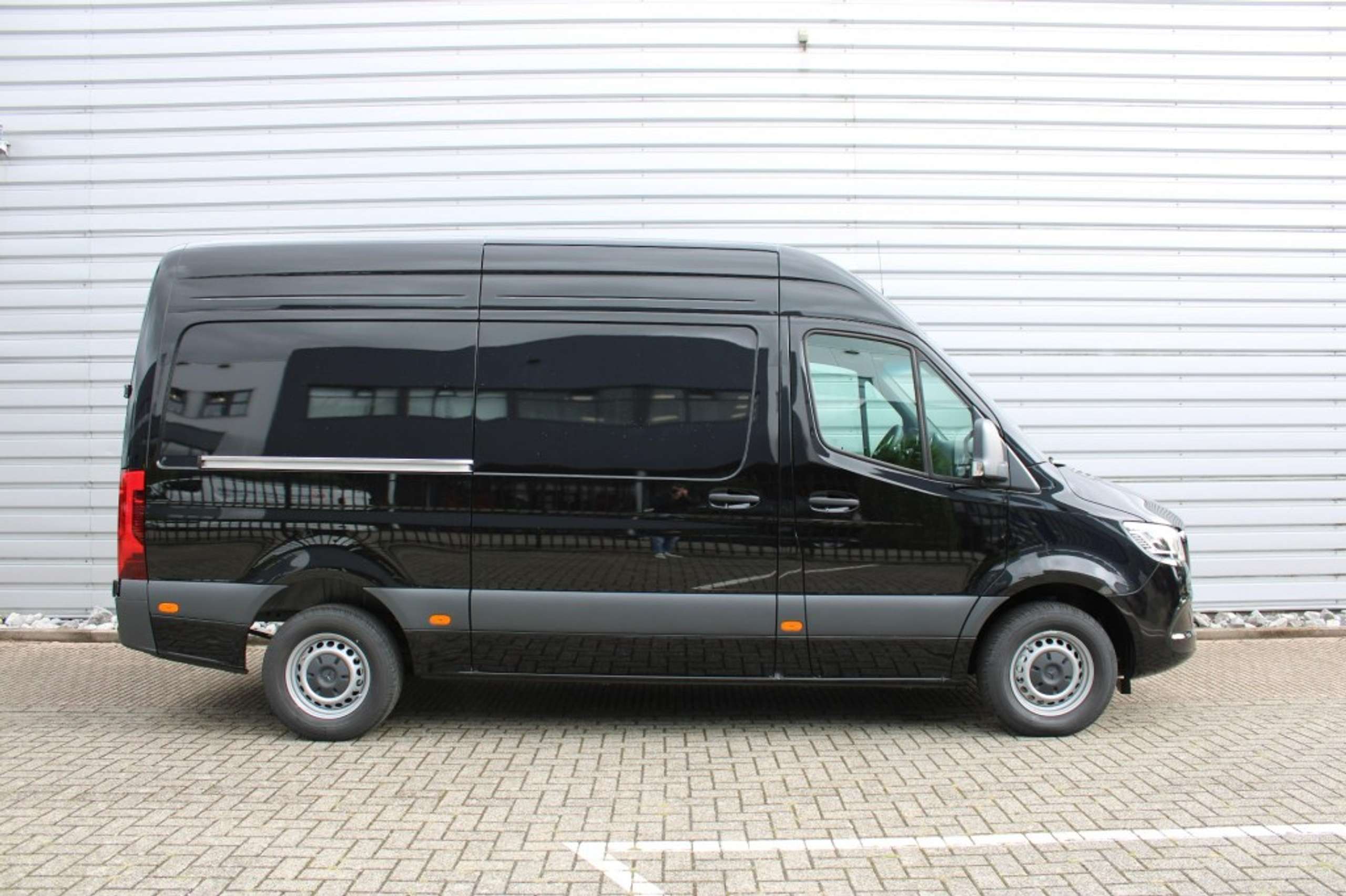 Mercedes-Benz - Sprinter