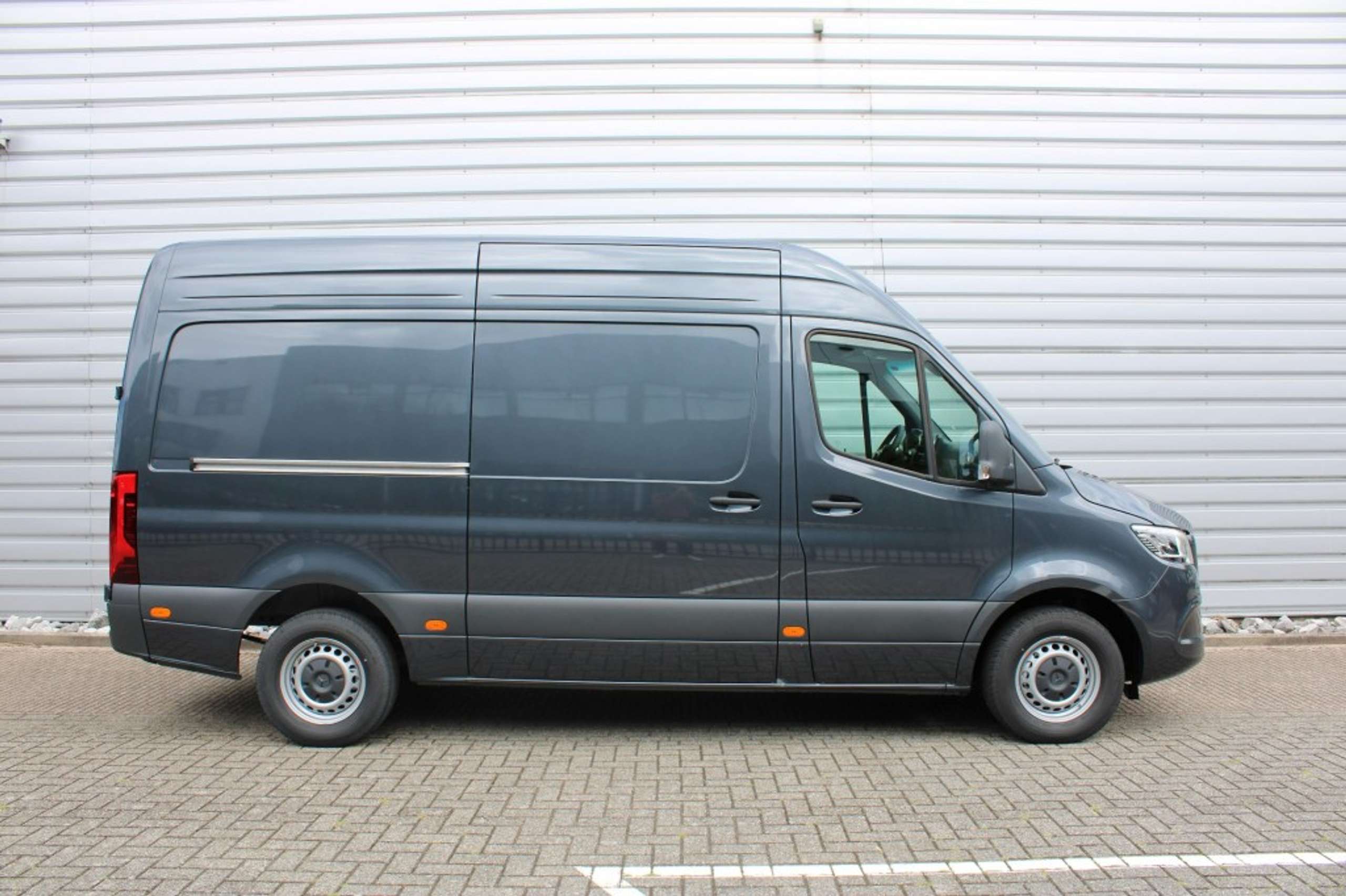 Mercedes-Benz - Sprinter