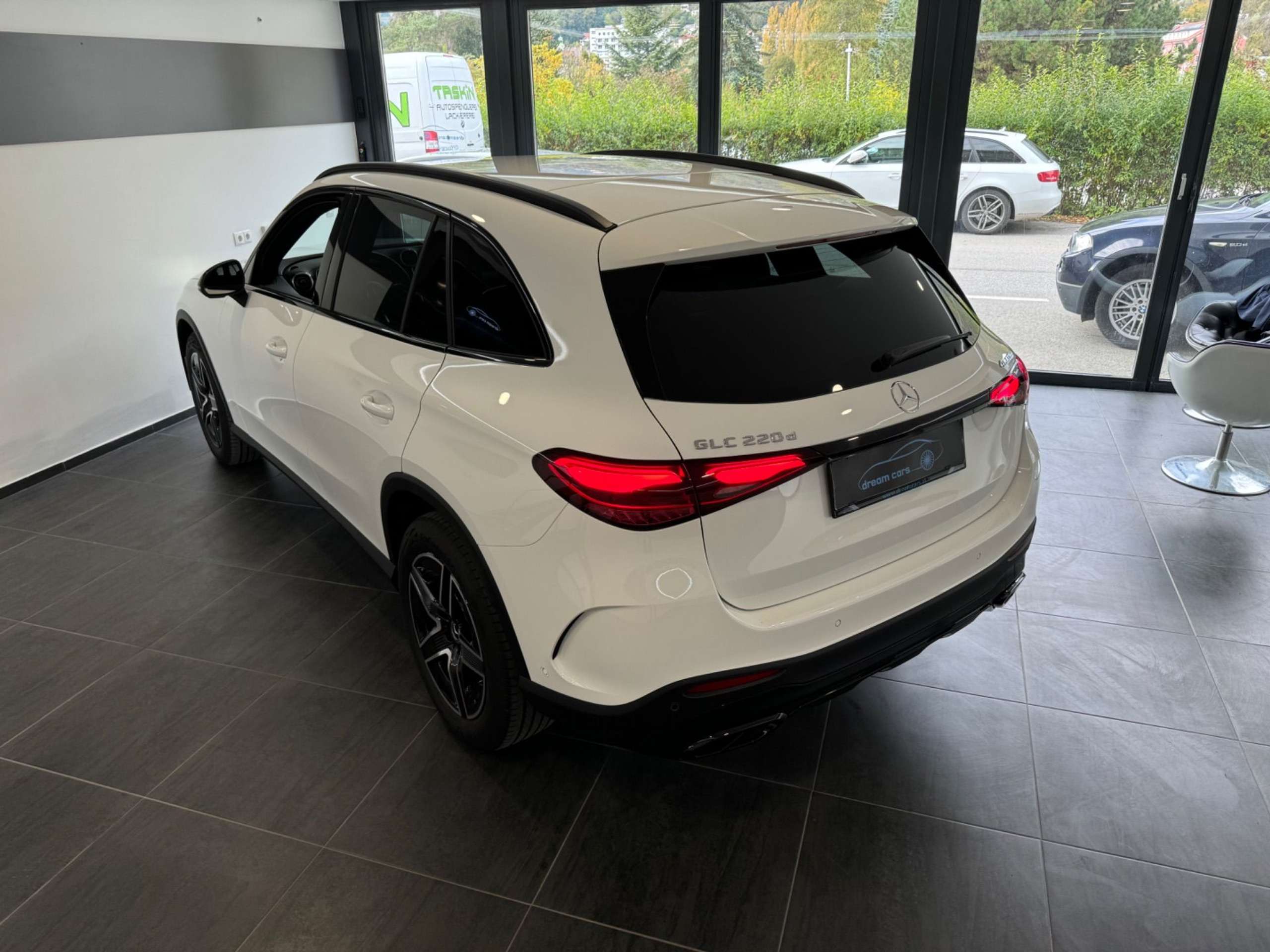 Mercedes-Benz - GLC 220