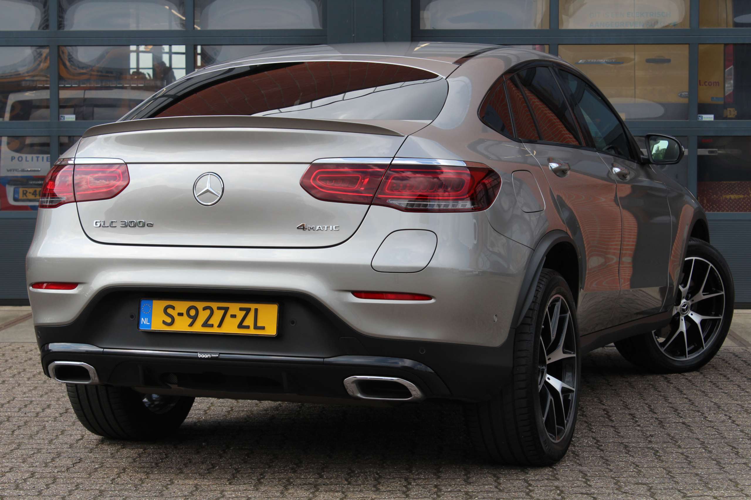 Mercedes-Benz - GLC 300