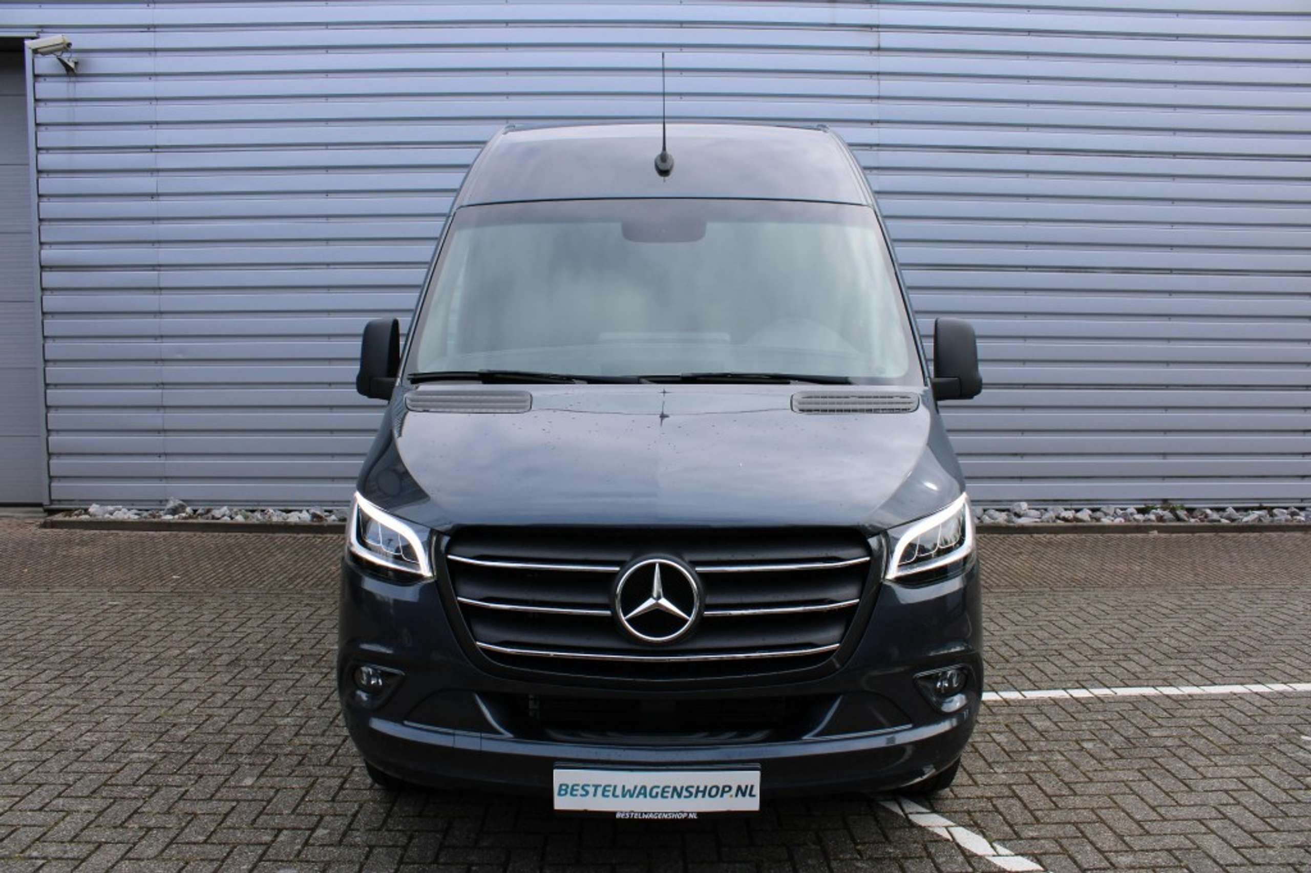 Mercedes-Benz - Sprinter