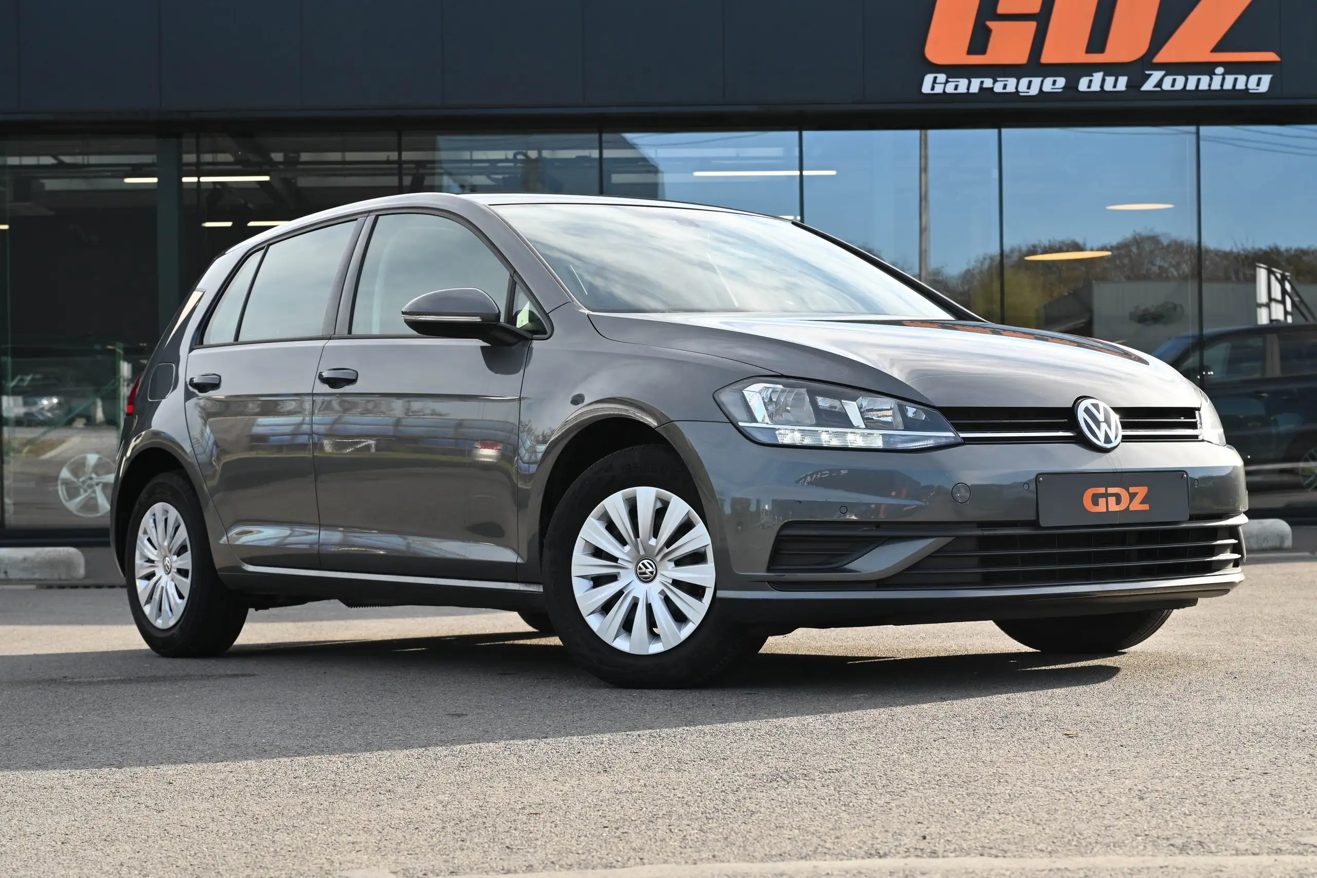 Volkswagen - Golf