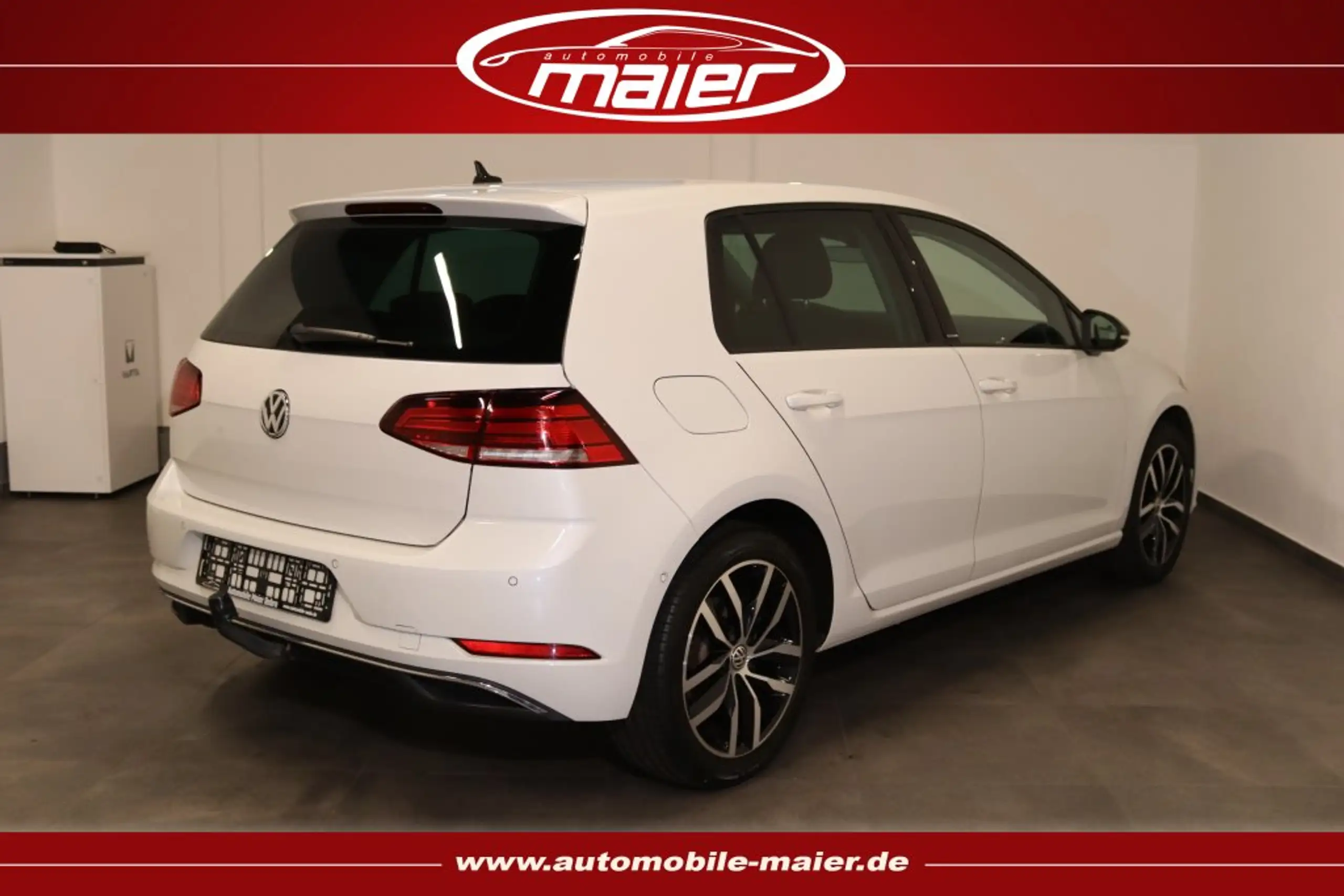 Volkswagen - Golf