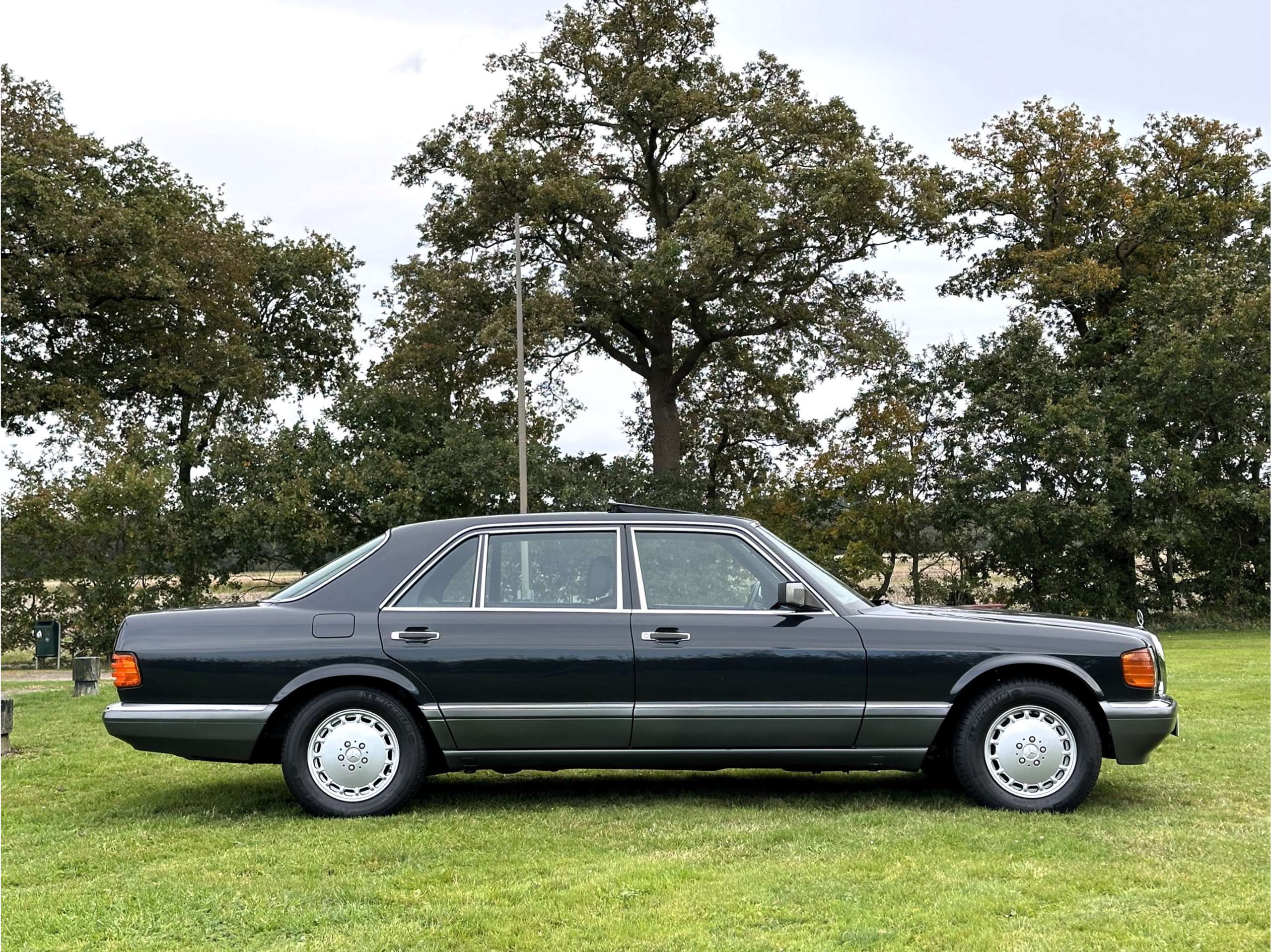 Mercedes-Benz - S 560