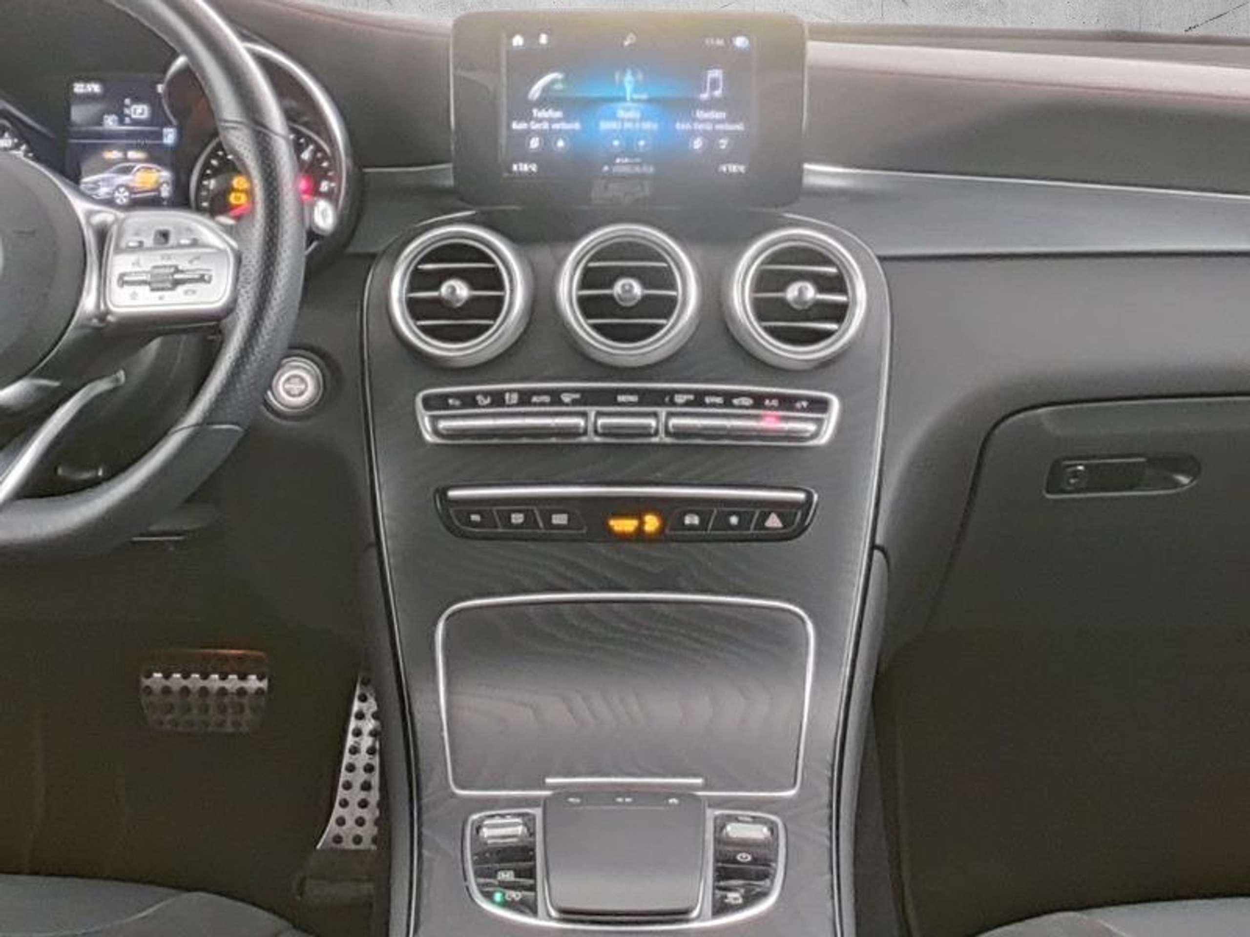 Mercedes-Benz - GLC 300