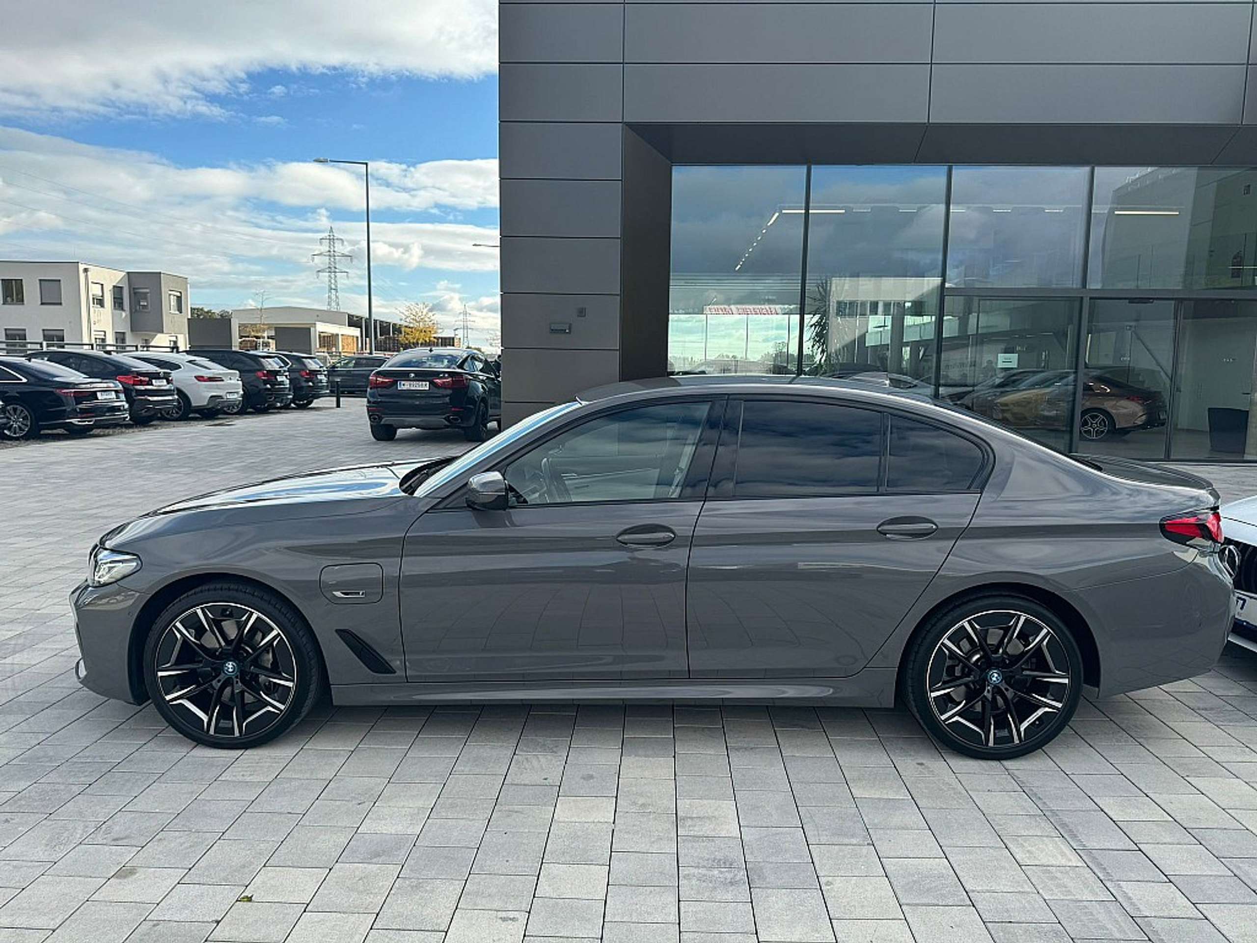 BMW - 545